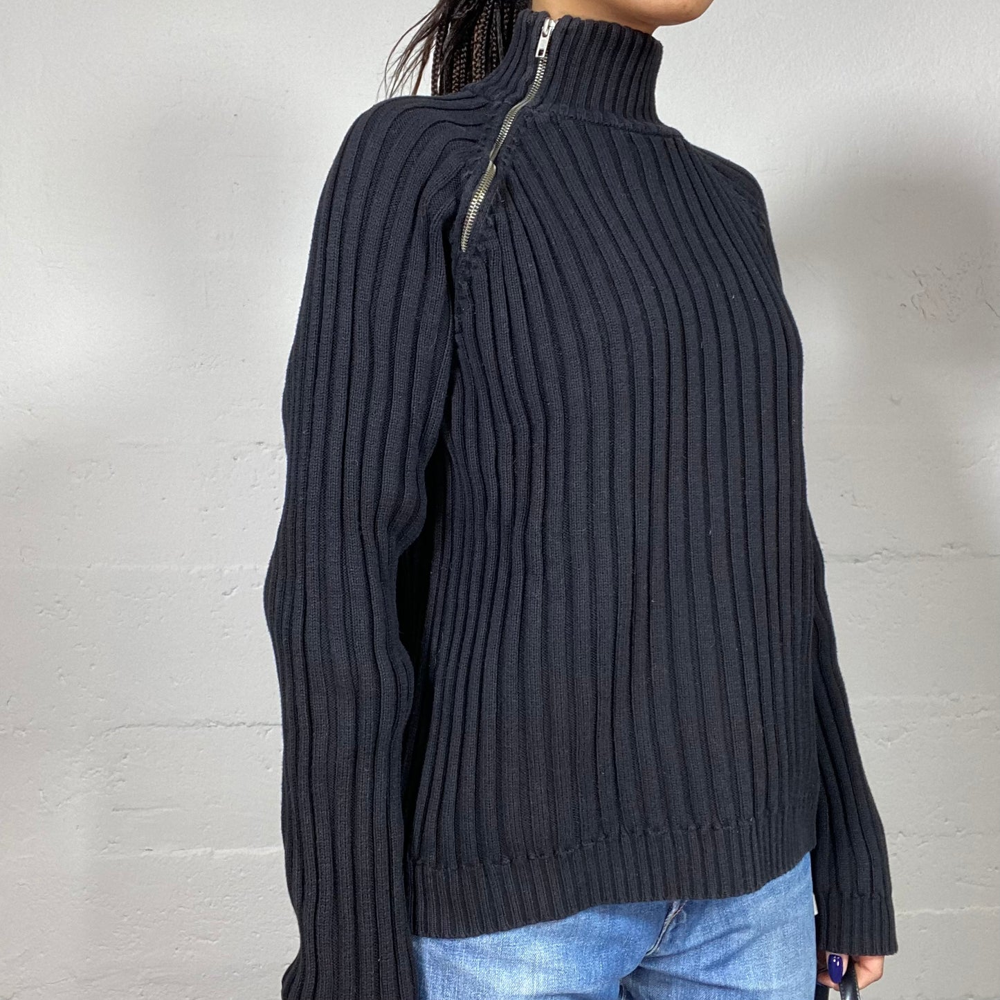 Vintage 2000's Sporty Black Crossed Zip Up Sweater with Ribbed Knit Material S/(M)