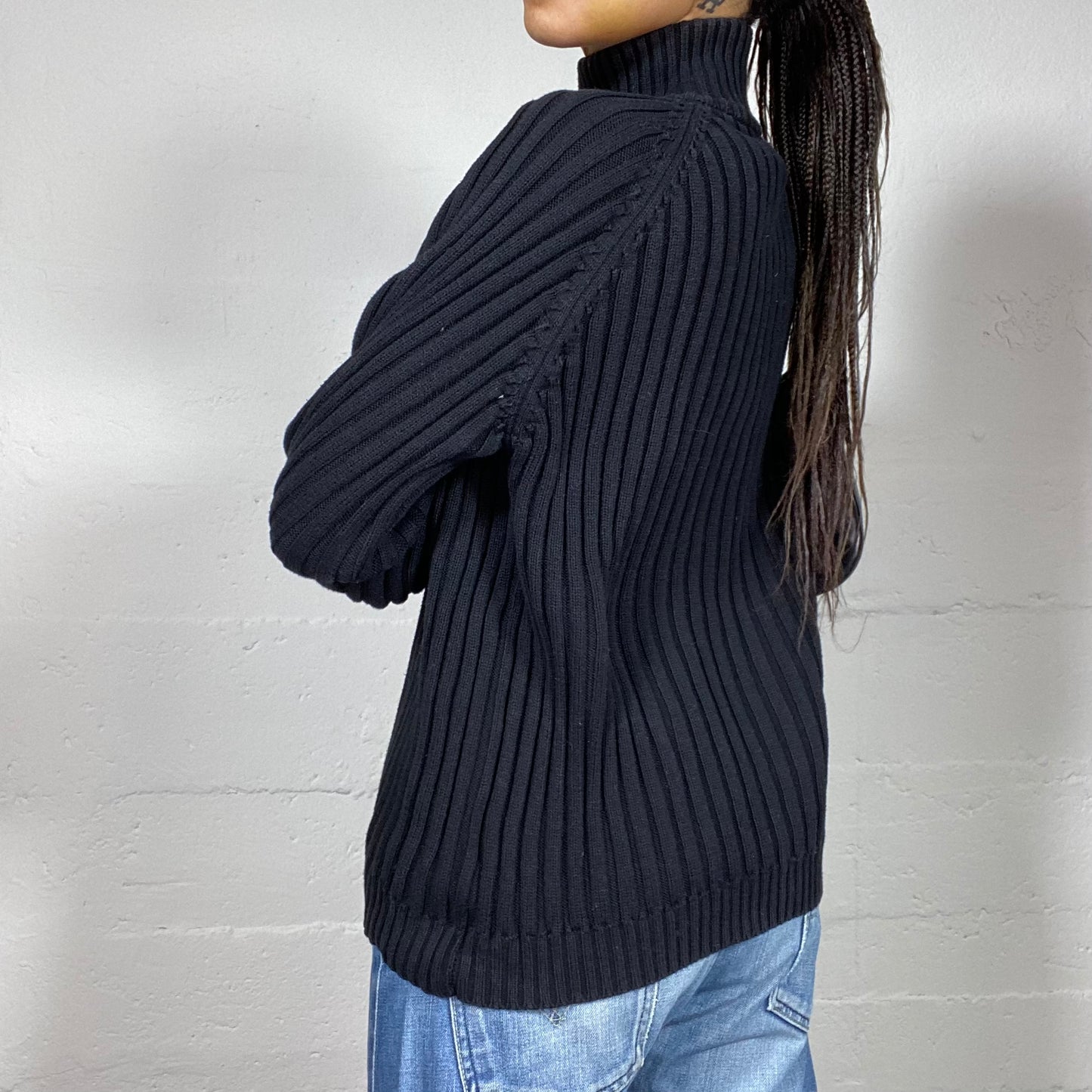 Vintage 2000's Sporty Black Crossed Zip Up Sweater with Ribbed Knit Material S/(M)