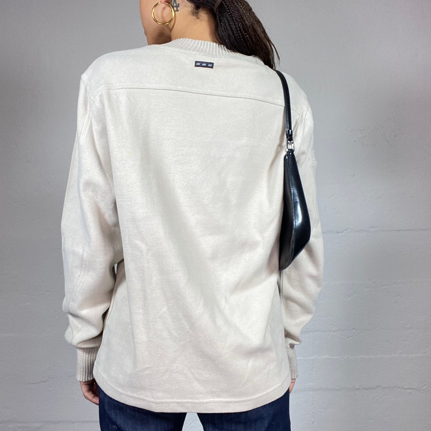 Vintage 2000's Classic White Oversized Pullover with Pocket Detail (L)