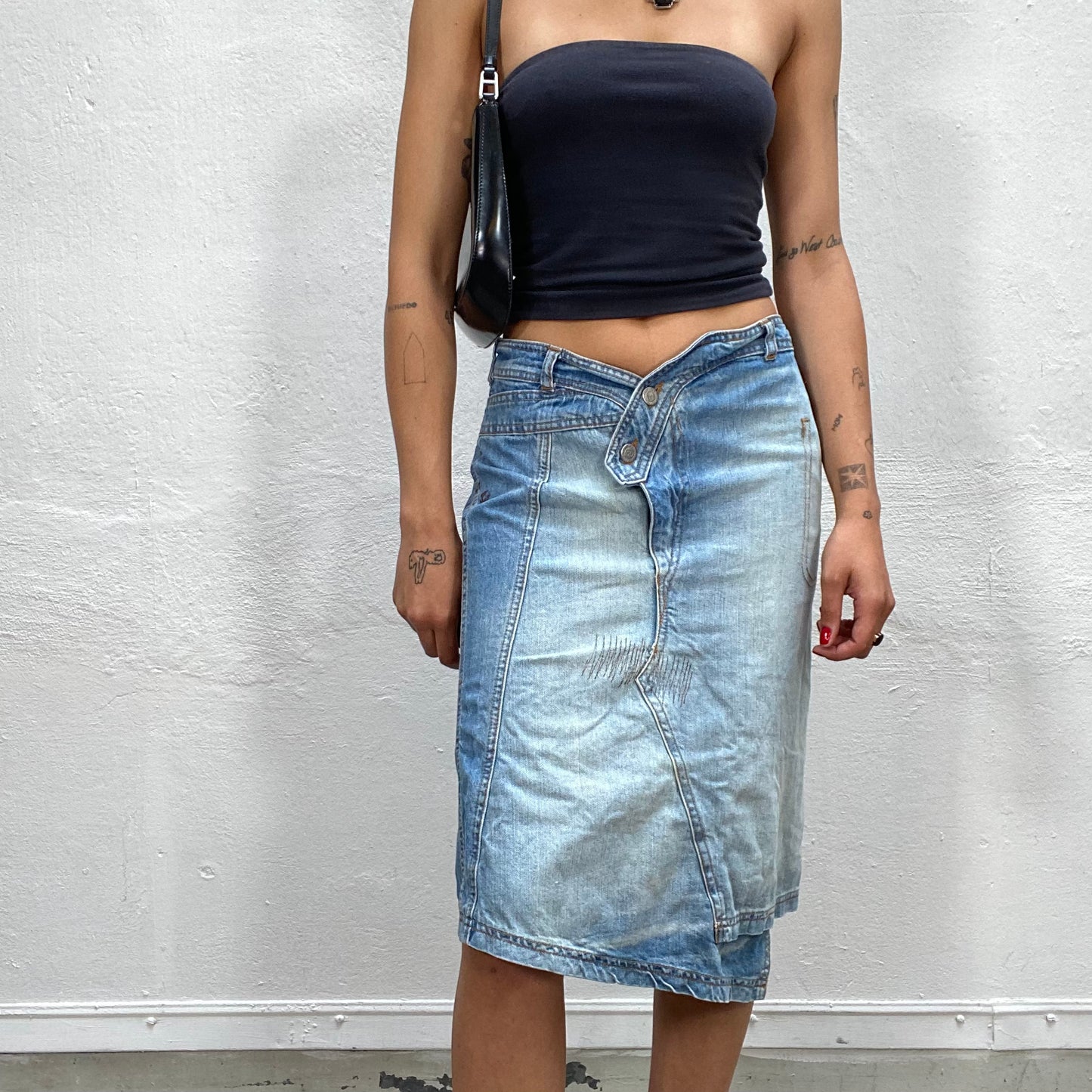 Vintage 2000's Western Denim Midi Skirt with Funky Waist  and Embroidery Details (S/M)