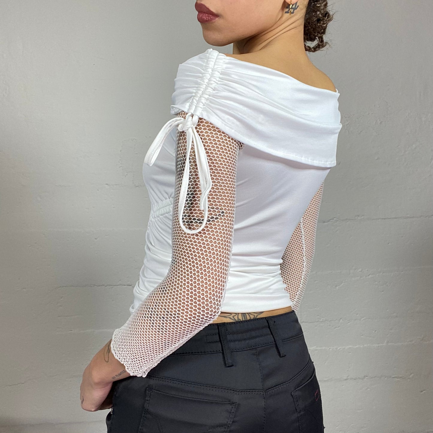 Vintage 90's Rave White Off Shoulder Top with Maille Sleeves Detail (S/M)