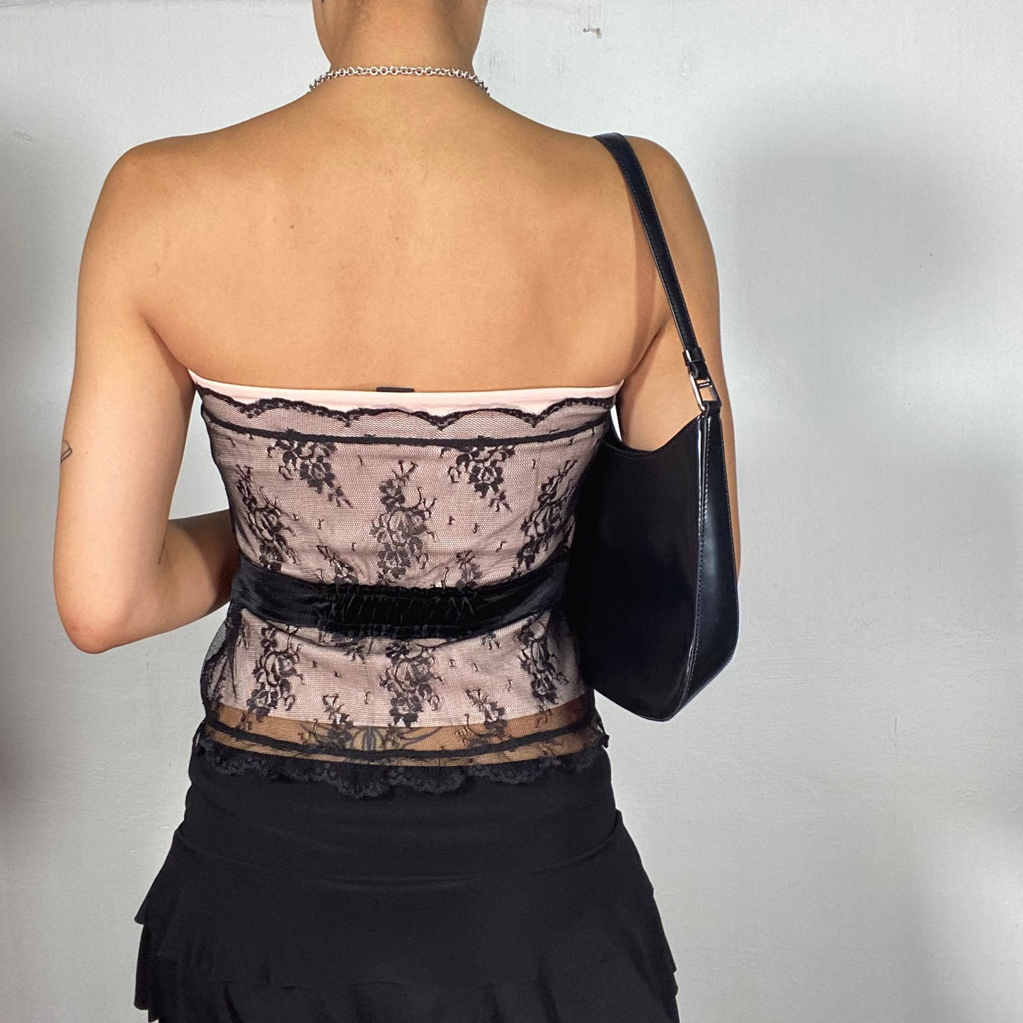 Vintage 2000's Coquette Baby Pink Tube Top with Black Lace Detail (S)