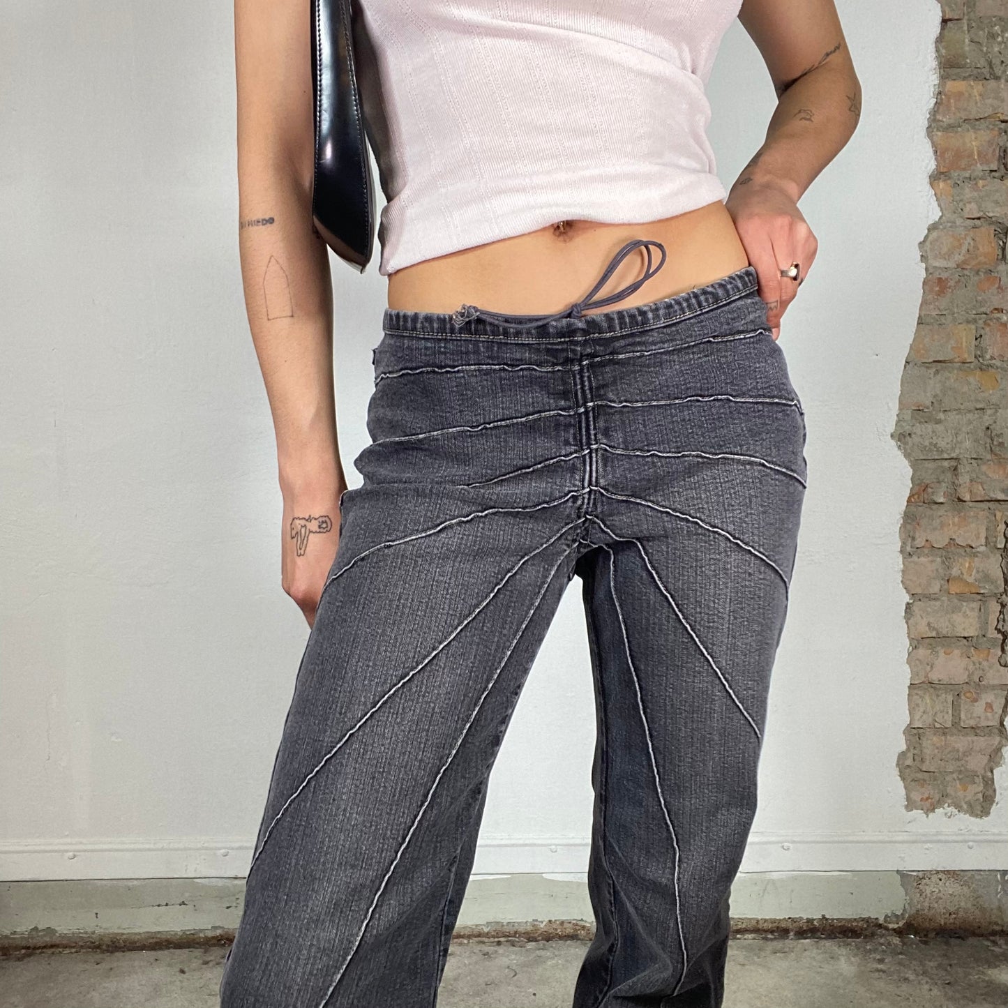 Vintage 2000's Grunge Grey Jeans with Seam Pattern Detail (M)