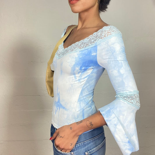 Vintage 2000's Cute Baby Blue Tie Dye Top with Lace Trim Detail (S)