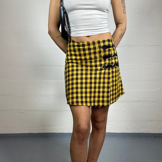 Vintage 2000's Clueless Girl Yellow and Black Mini Skirt with Checkered Print (M)