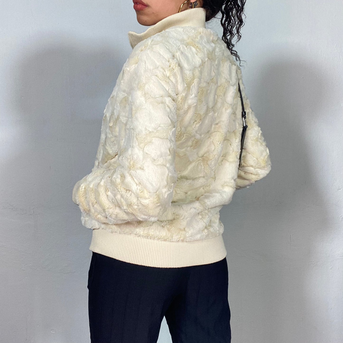 Vintage 90's Downtown Girl Off-White Soft Fluffy Bomber Jacket (S/M)