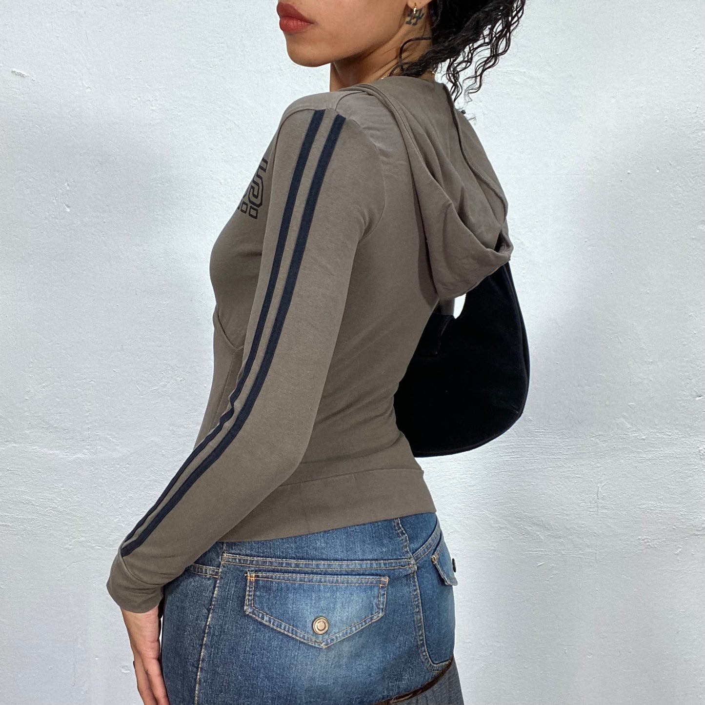 Vintage 90's Sporty Khaki Longsleeve Top with Black Trim and "55" Print (S)