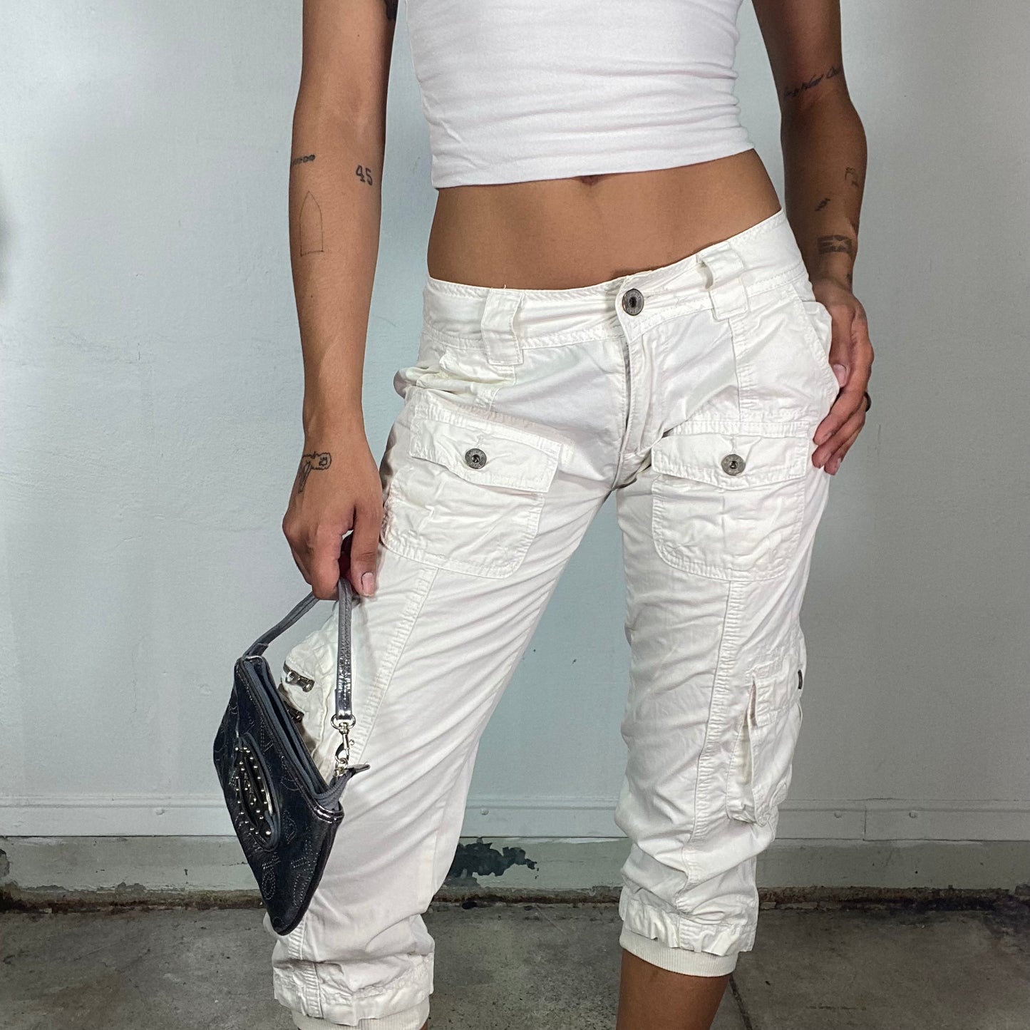 Vintage 2000's Cyber White Cargo Capri Pants with Loose Pocket Details (S)