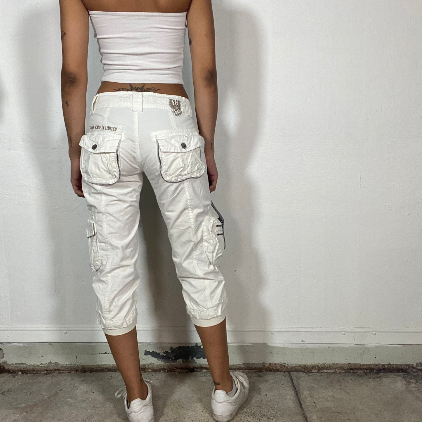 Vintage 2000's Cyber White Cargo Capri Pants with Loose Pocket Details (S)