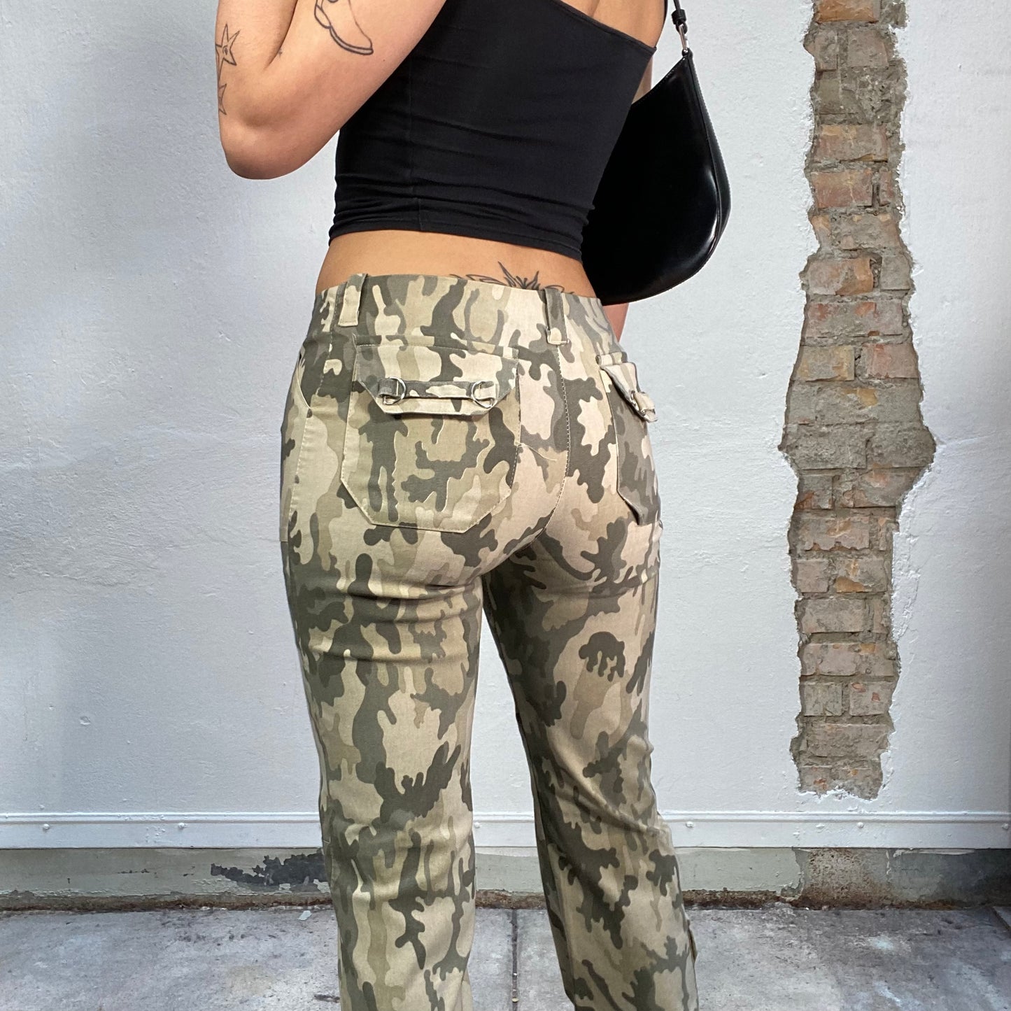 Vintage 90's Streetstyle Camo Print Flared Pants (S)