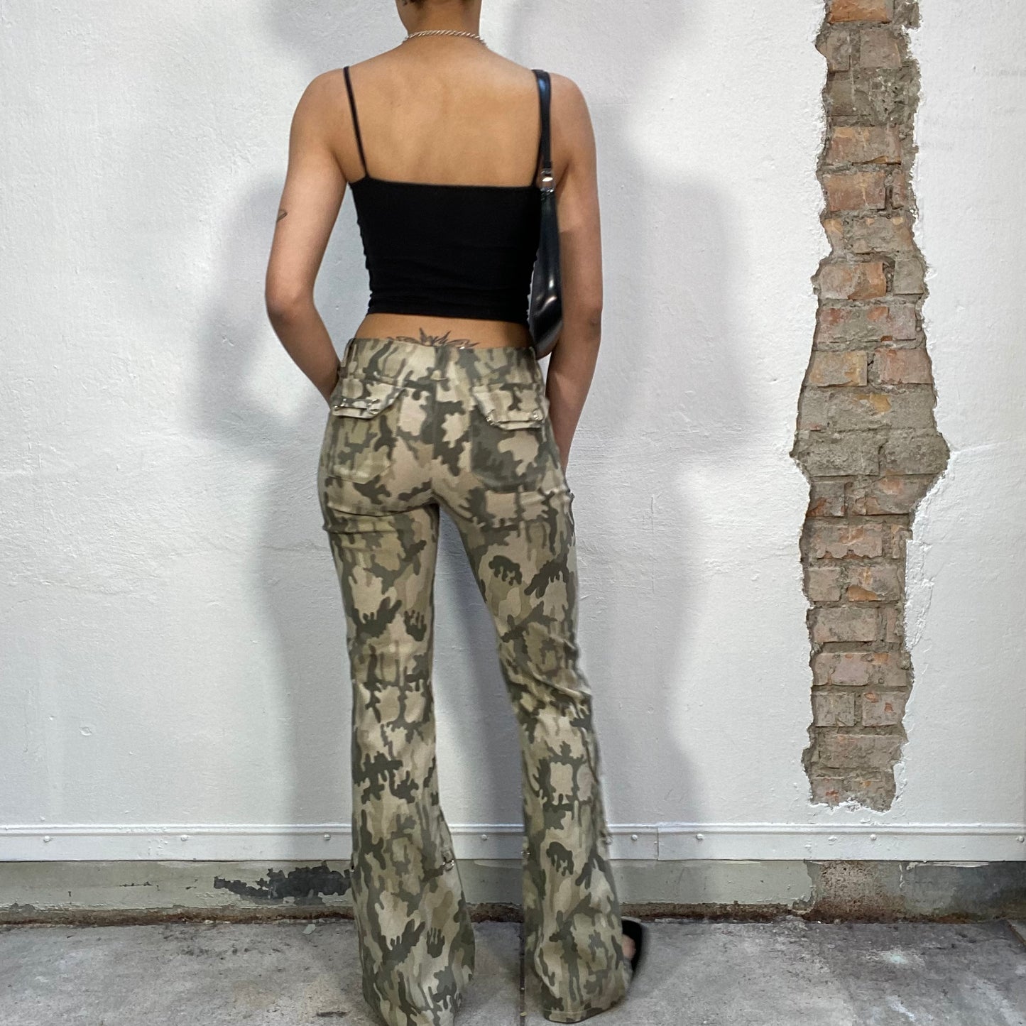 Vintage 90's Streetstyle Camo Print Flared Pants (S)