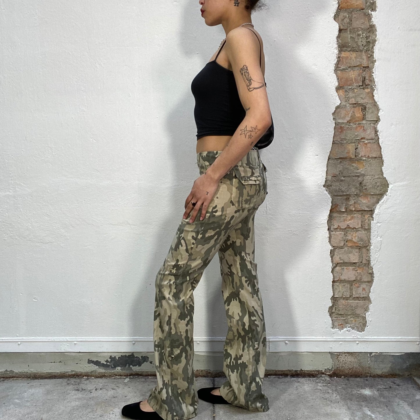 Vintage 90's Streetstyle Camo Print Flared Pants (S)