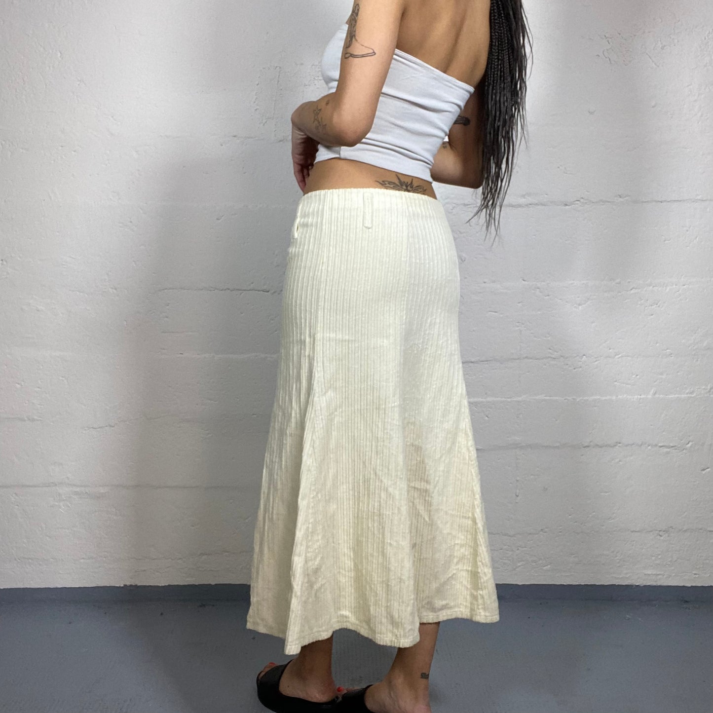 Vintage 2000's Boho Girl White Corduroy Maxi Skirt (M)