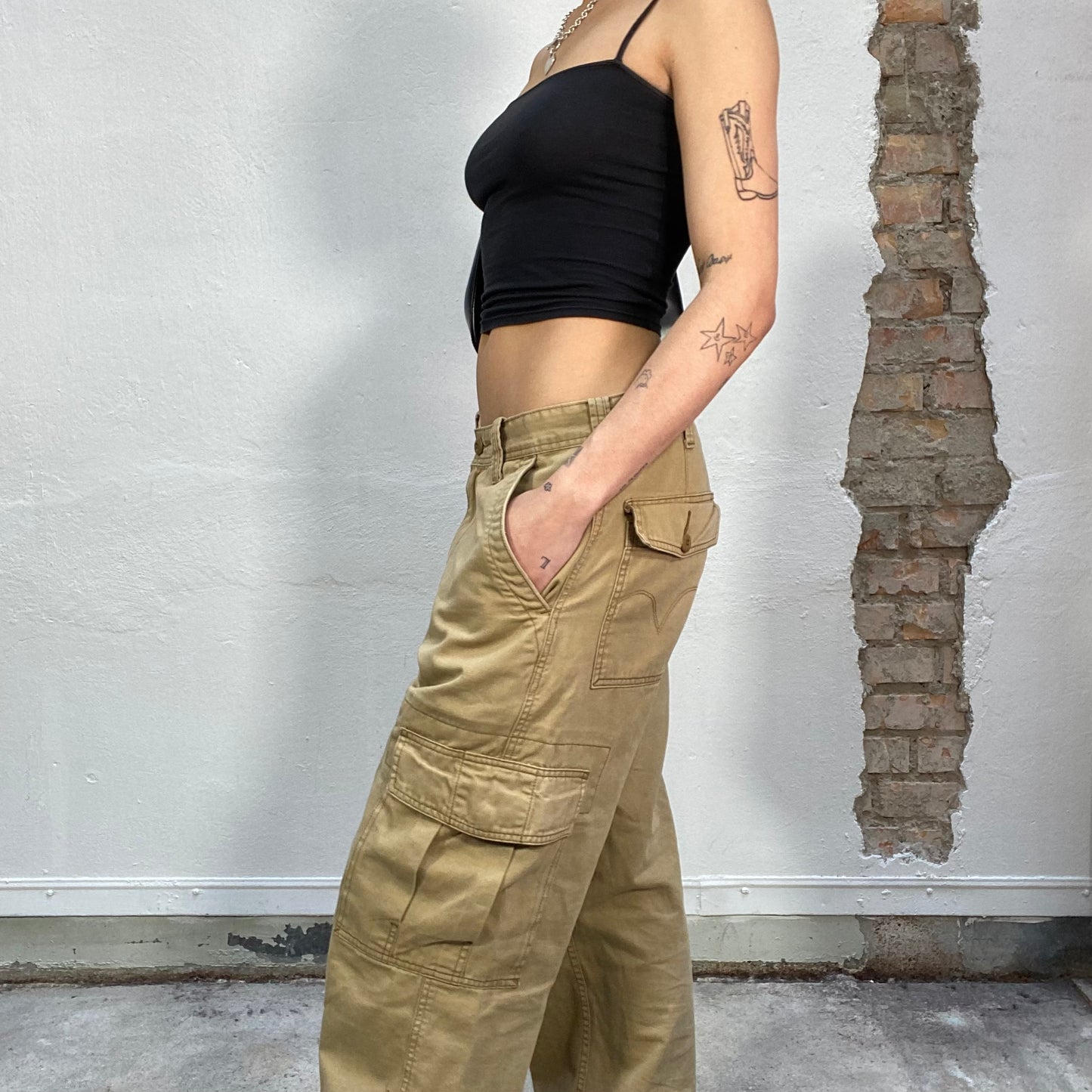 Vintage 90's Levi's Brown Cargo Pants (S/M)