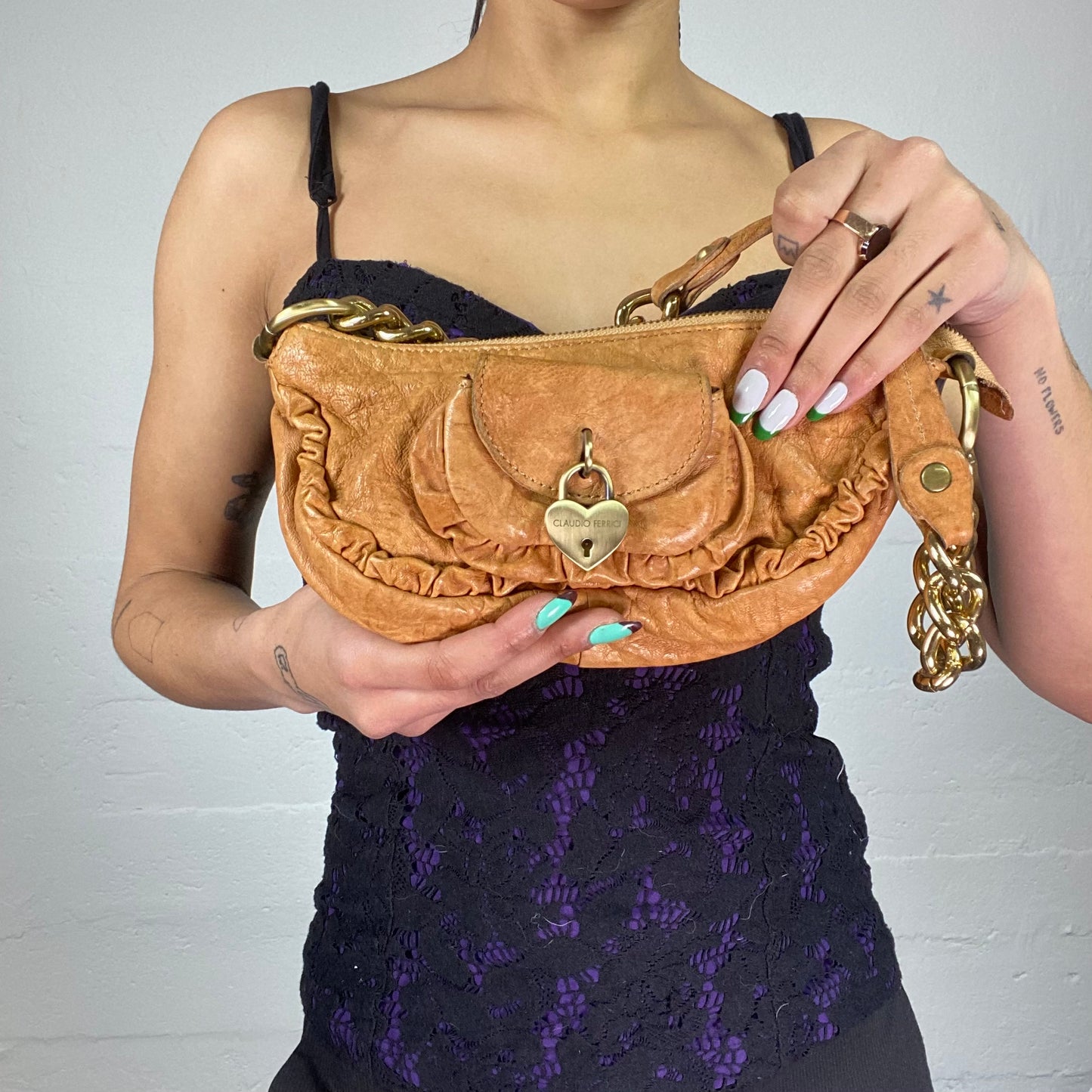 Vintage 2000's Claudio Ferrici Cow Girl Brown Leather Shoulder Bag with Golden Heart Charm Detail
