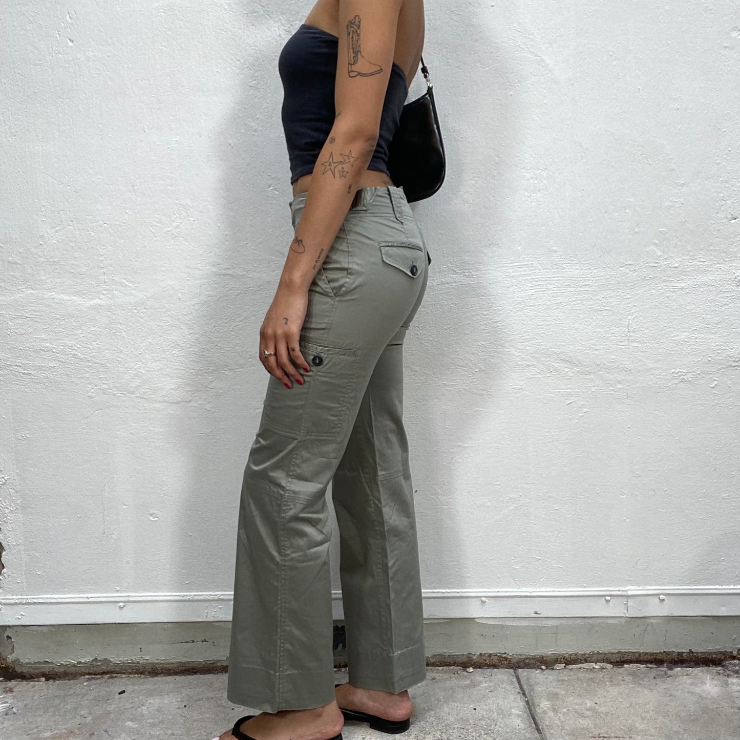 Vintage 2000's Streetstyle Light Khaki Straight Leg Cargo Pants (XS/S)