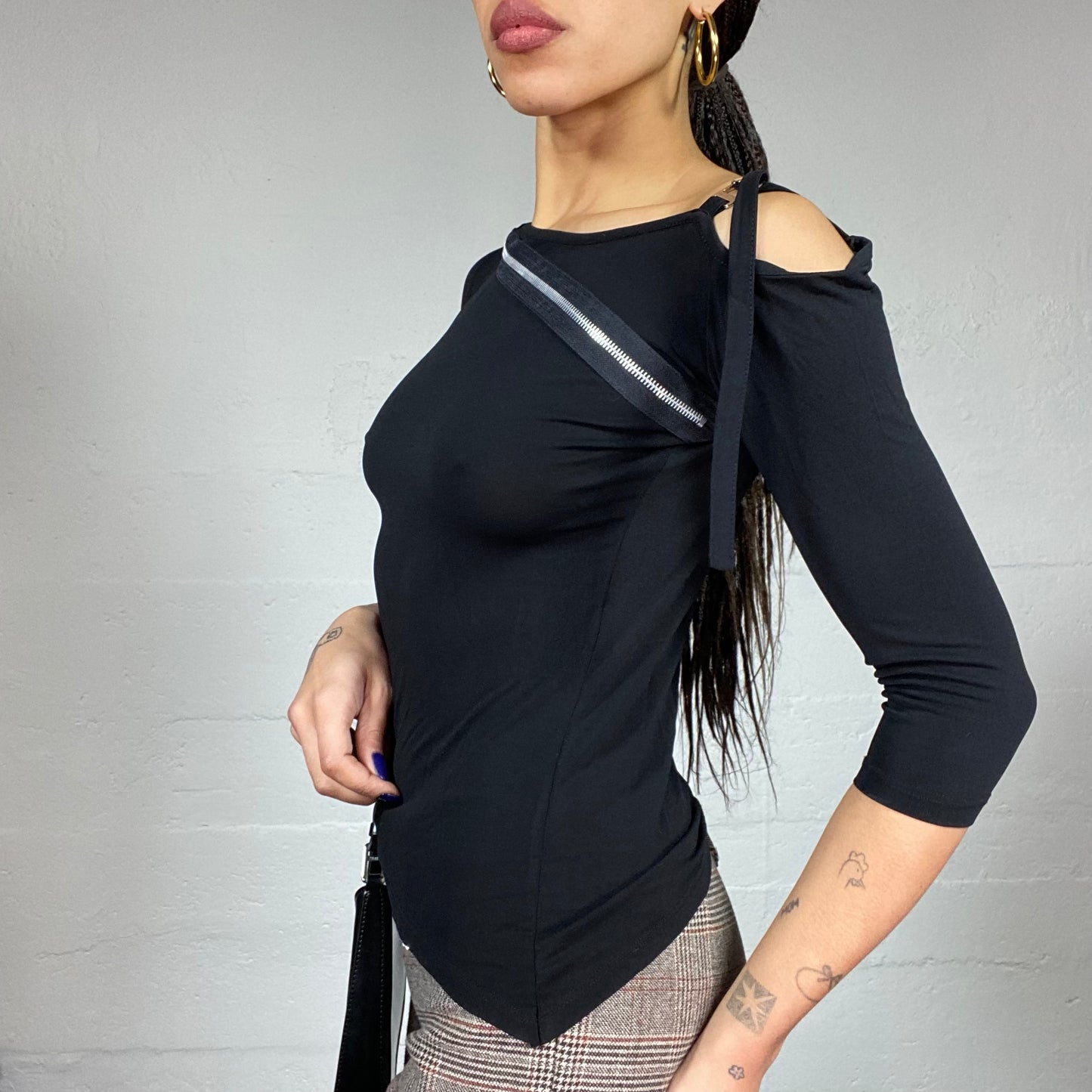 Vintage 2000's Rave Black Belted Open Longsleeve Top with Silver Crossed Neck Zip Detail (XS)