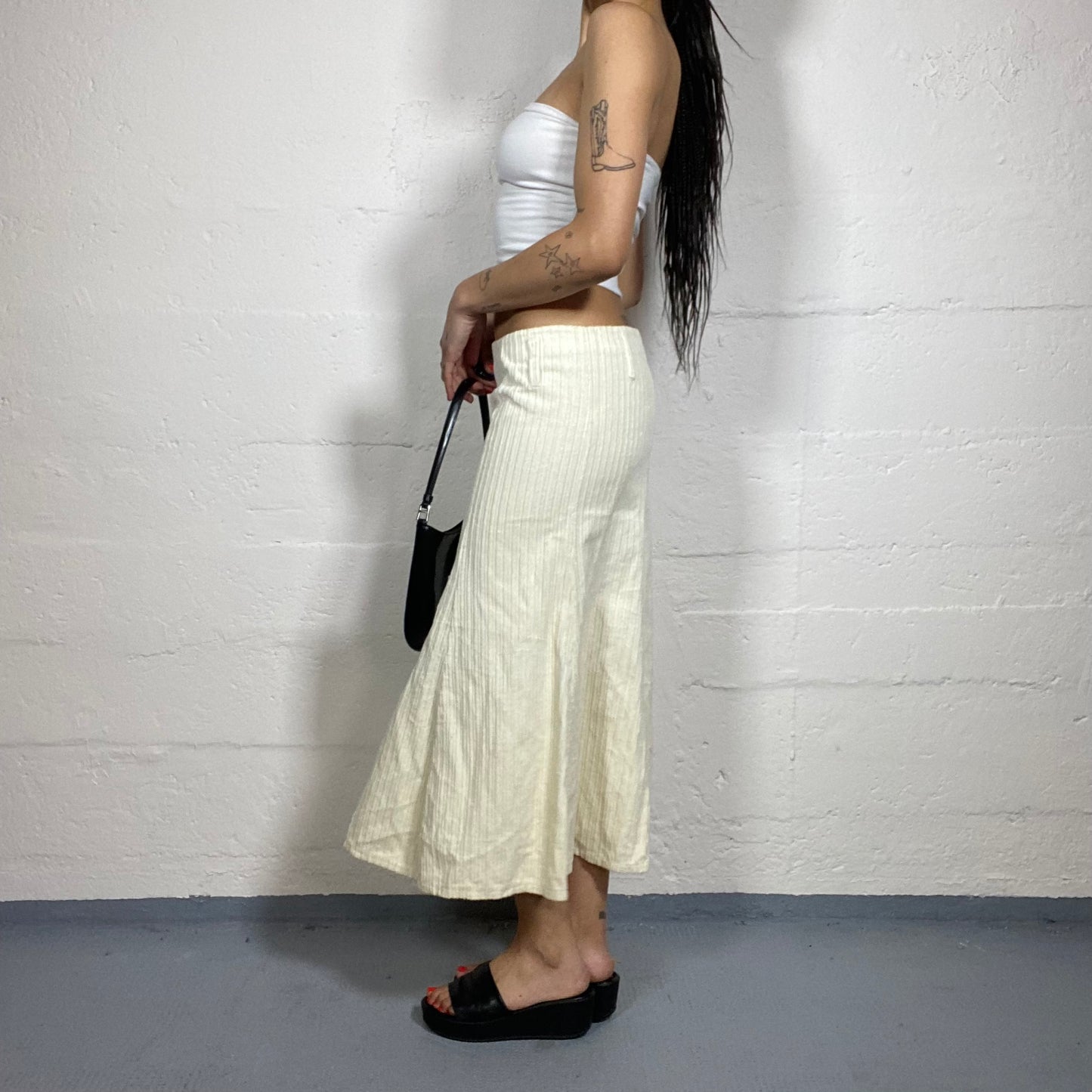 Vintage 2000's Boho Girl White Corduroy Maxi Skirt (M)