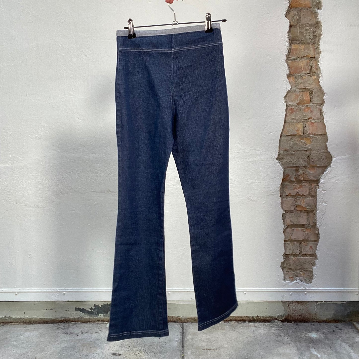 Vintage 90's Western Dark Wash Flared Jeans with Light Wash Pockets (XS)