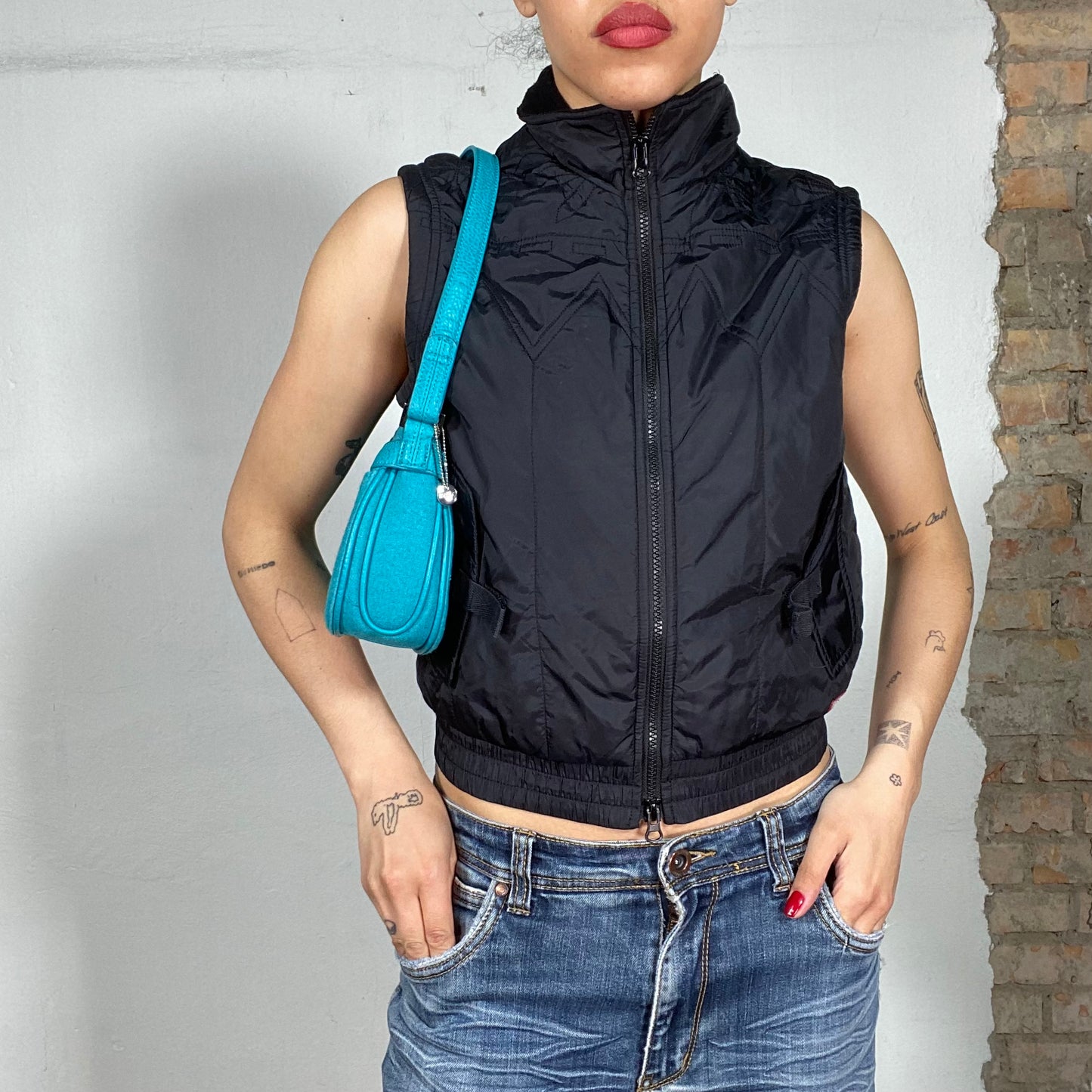 Vintage 2000's Tech Wear Black Puffer Vest with Stitching Pattern (S)