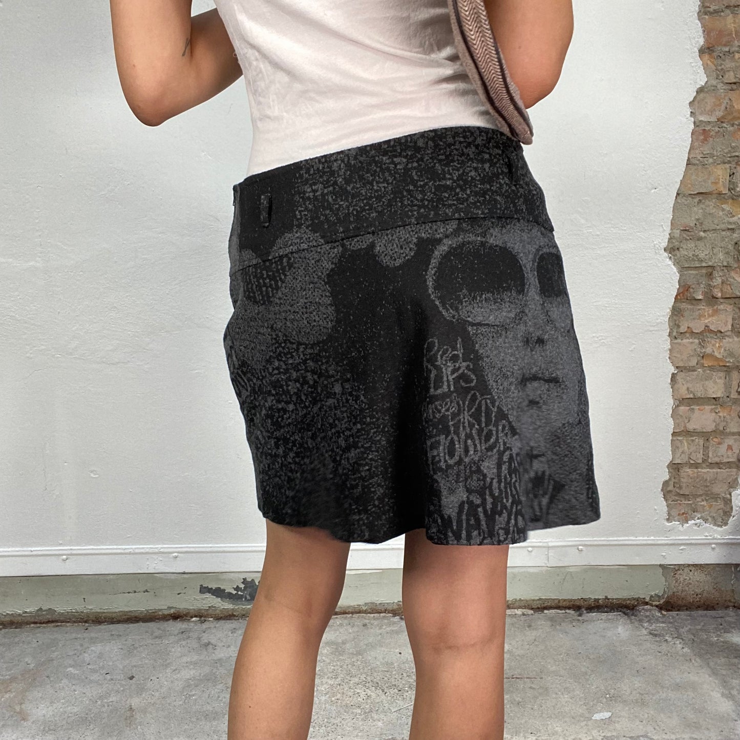 Vintage 2000's Downtown Girl Black Mini Skirt with Grey Face Print (S/M)