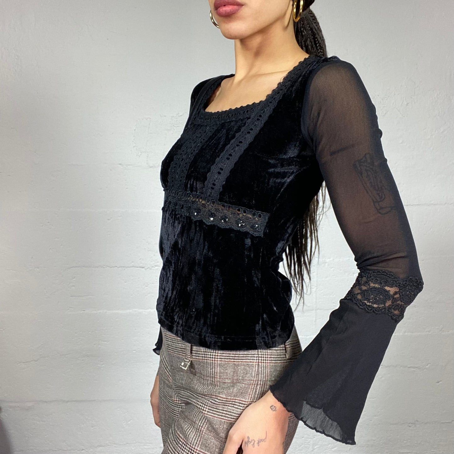 Vintage 2000's Vampy Black Velours Top with Mesh Longsleeves Detail (S/M)