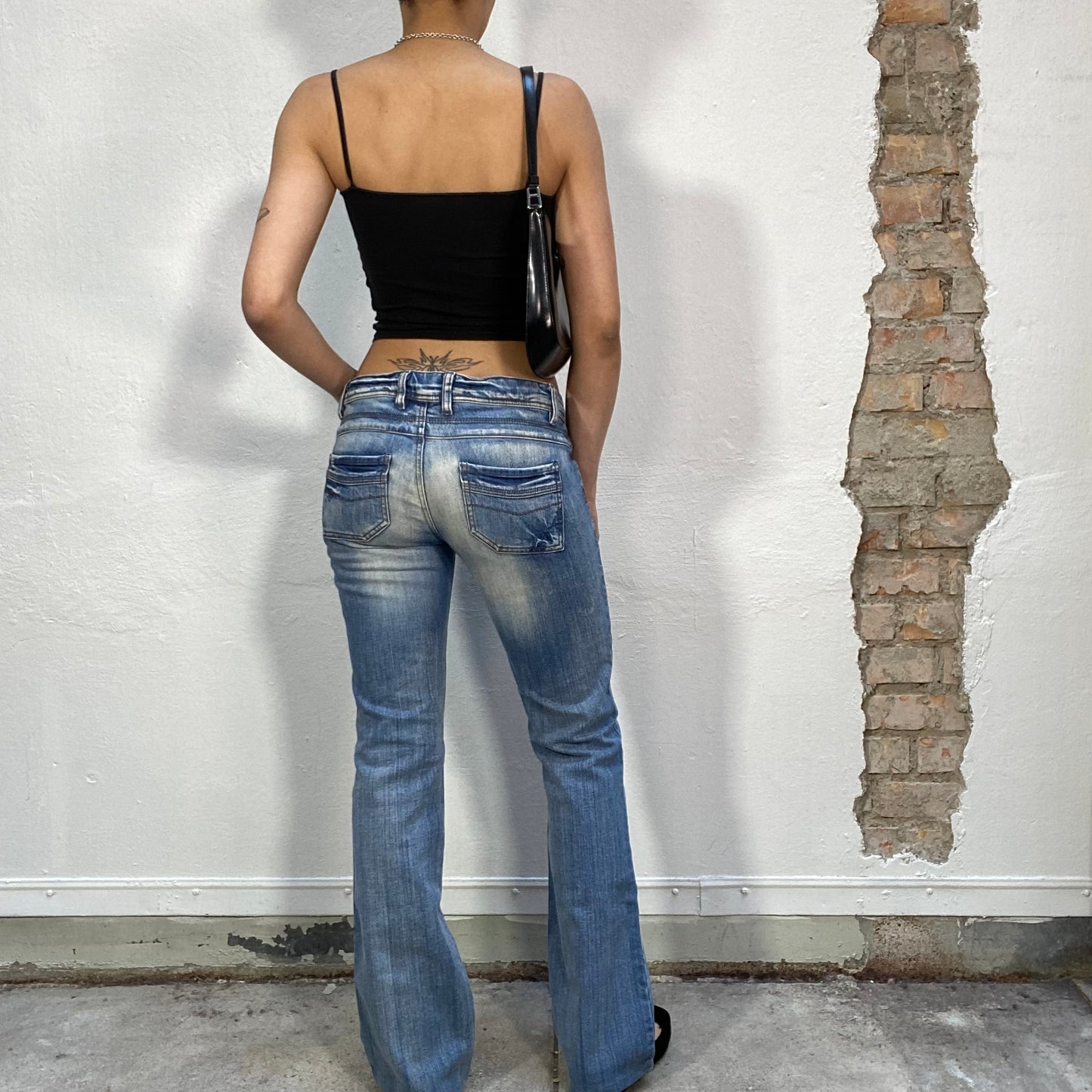 Vintage 2000's Model Off Duty Flared Mid Wash Jeans (S)