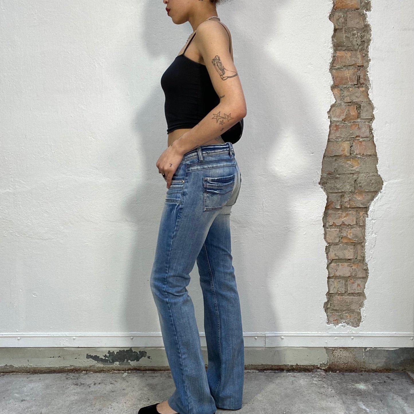 Vintage 2000's Model Off Duty Flared Mid Wash Jeans (S)