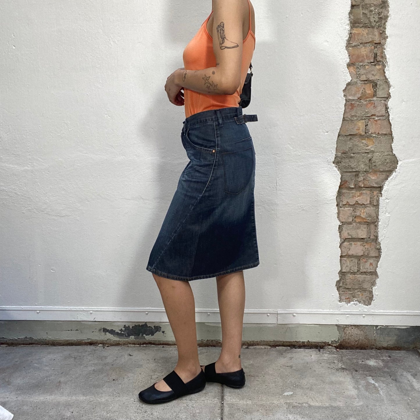 Vintage 90's Levi's Dark Wash Denim Midi Skirt (S)