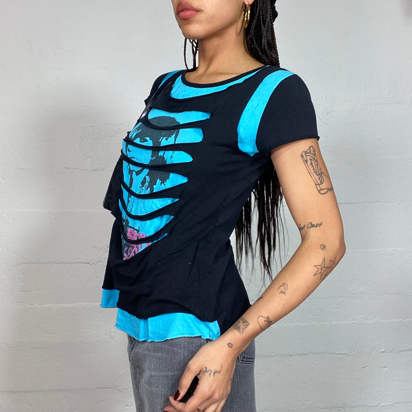 Vintage 2000's Sleaze Black Open Holes Top with Blue Underneath Girl Portrait Print (S/M)