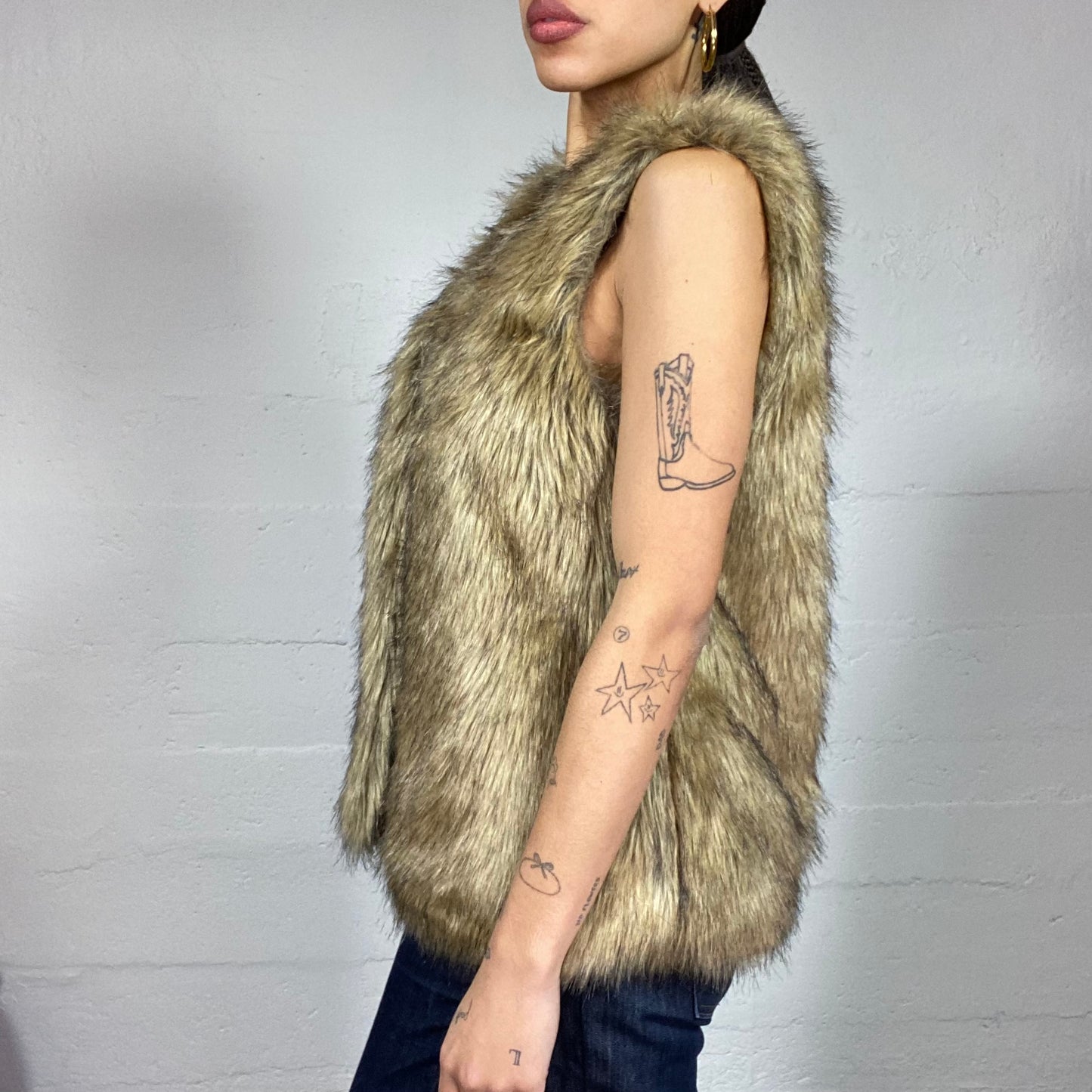 Vintage 2000's Model Off Duty Brown Fluffy Vest (M)