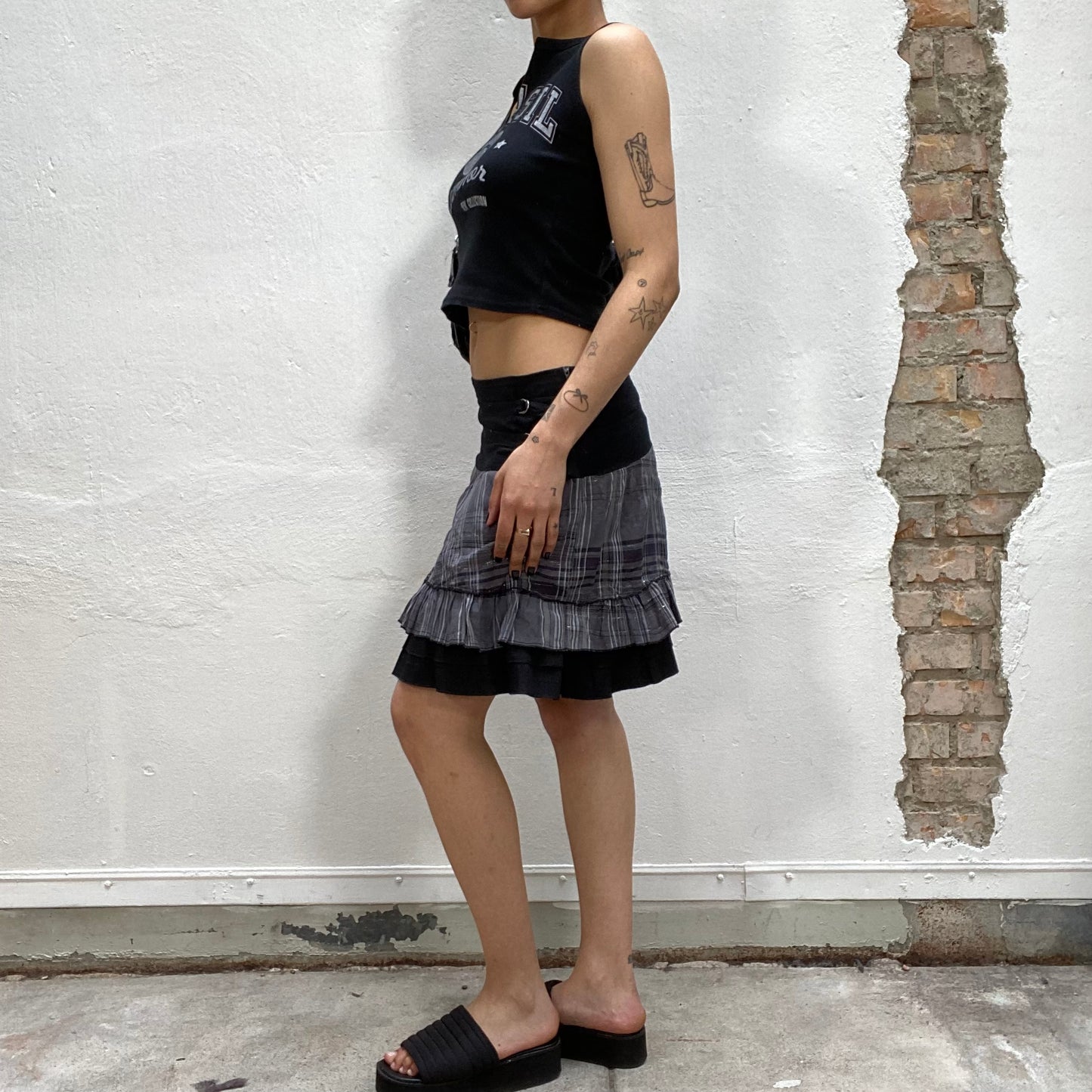 Vintage 90's Punky Black and Grey Plaid Mini Skirt with Pleated Bottom Hem (S/M)