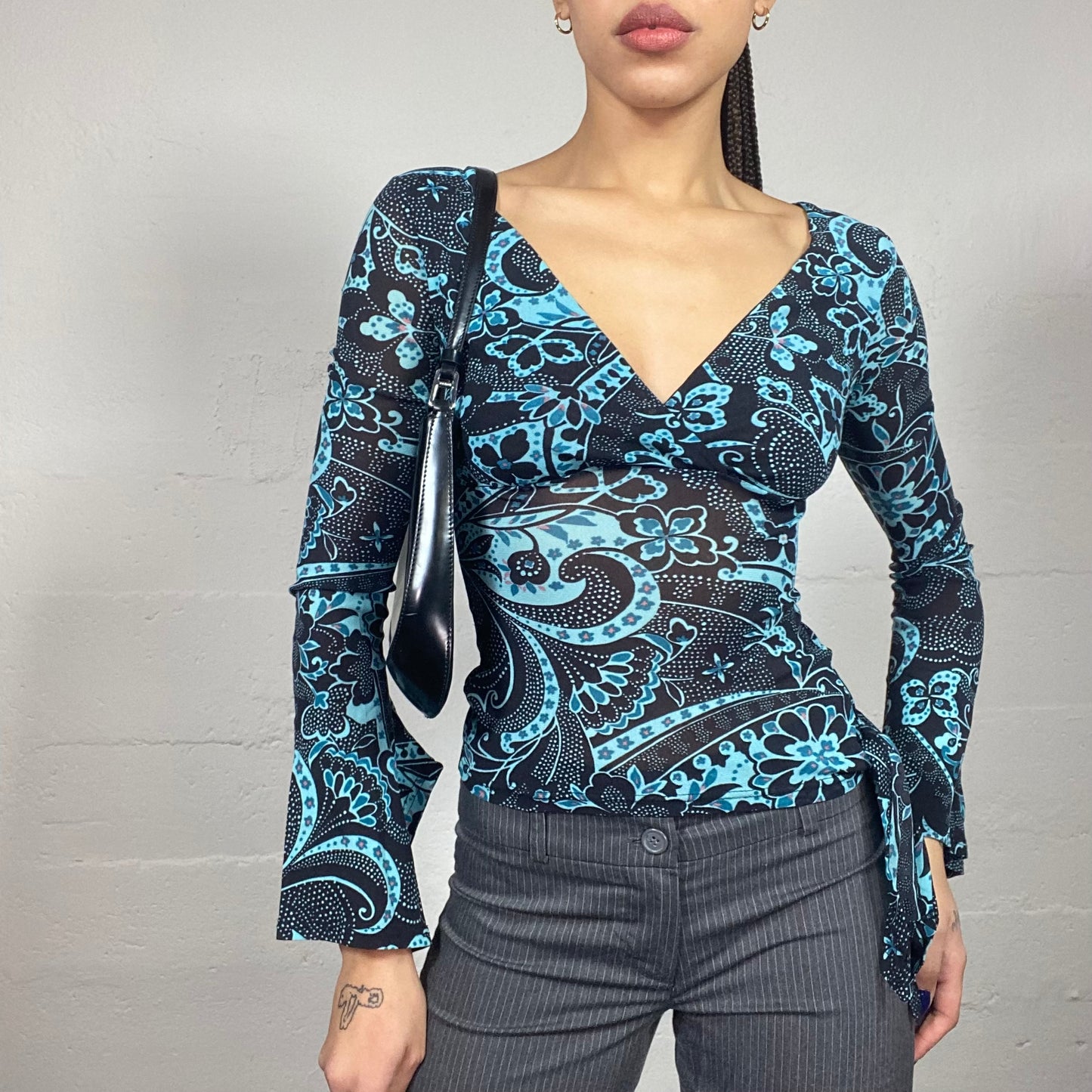 Vintage 90's Phoebe Buffay Black Longsleeve Top with Blue Mandalas and Floral Print (S)