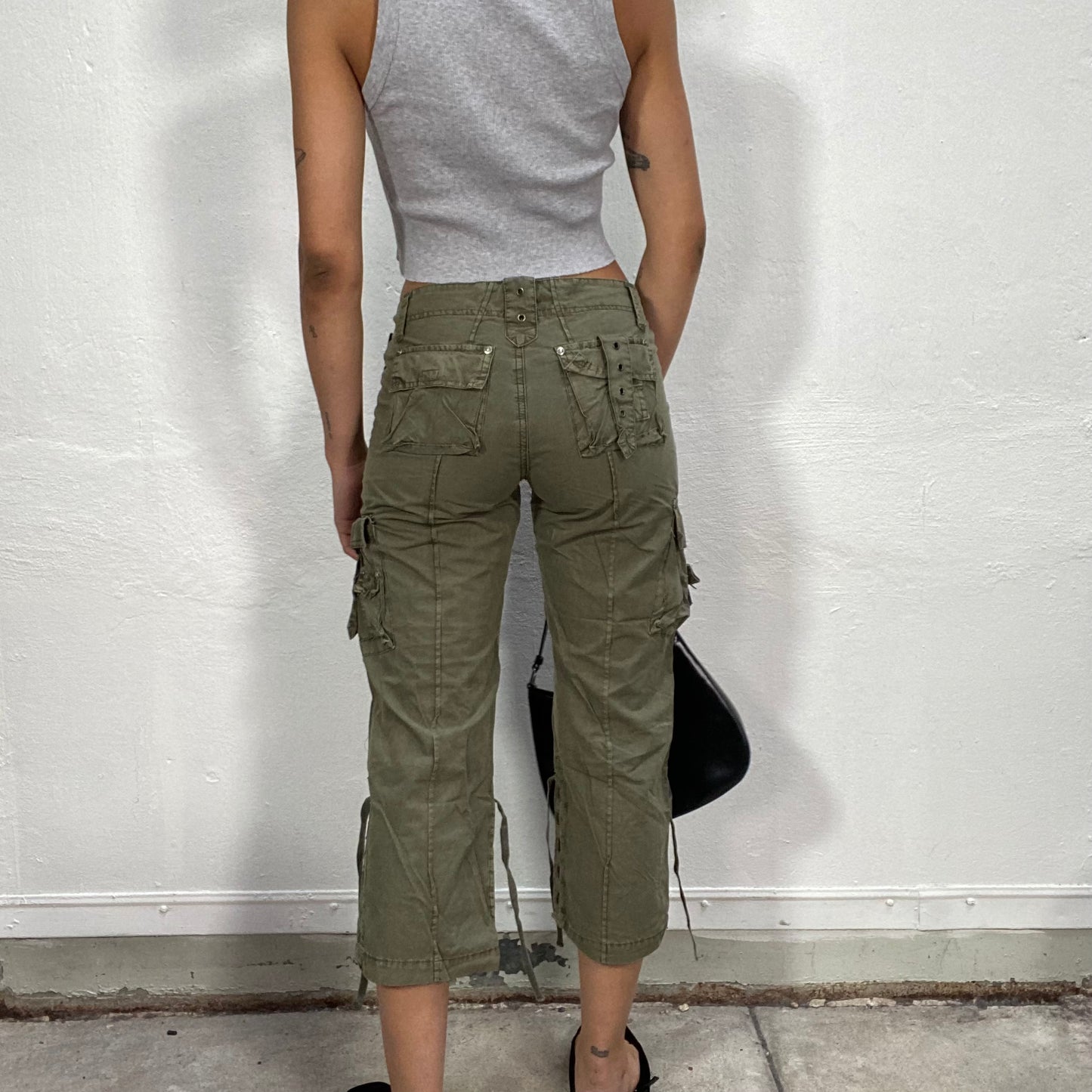 Vintage 90's Boho 3/4 Cargo Pants with Big Pockets and Tack Details (S)