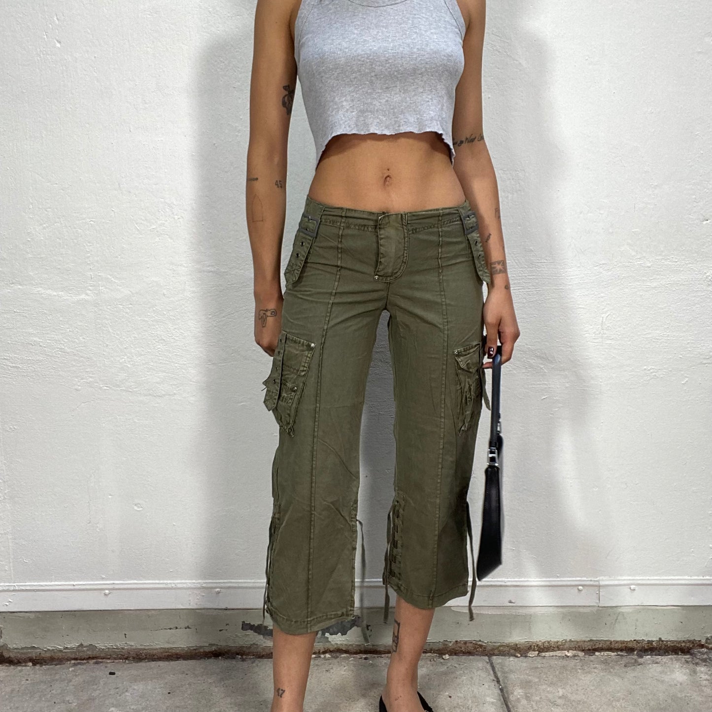 Vintage 90's Boho 3/4 Cargo Pants with Big Pockets and Tack Details (S)