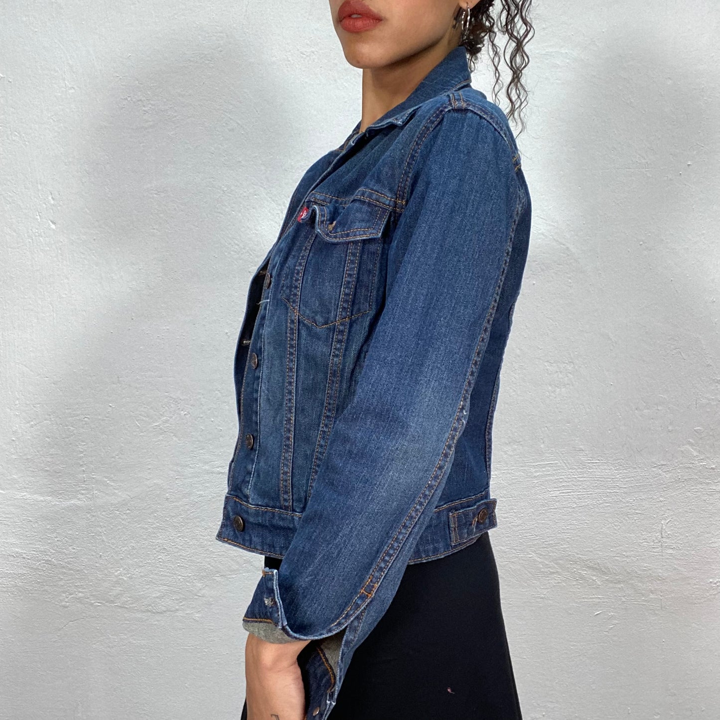 Vintage 90's  Levi's Classic Cropped Dark Wash Denim Jacket (S)