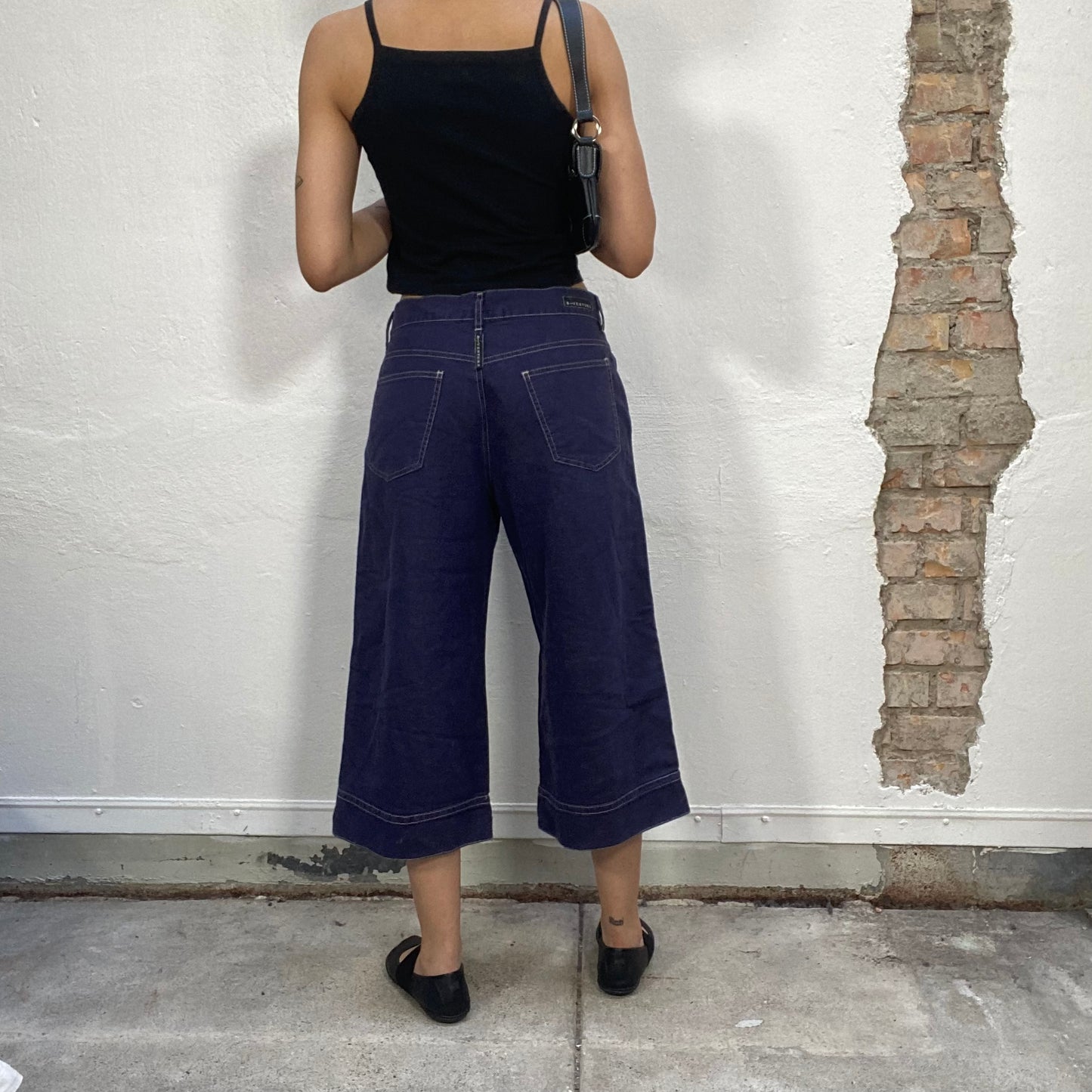 Vintage 90's Streetstyle Navy Blue Denim Capris with White Stitching (M)