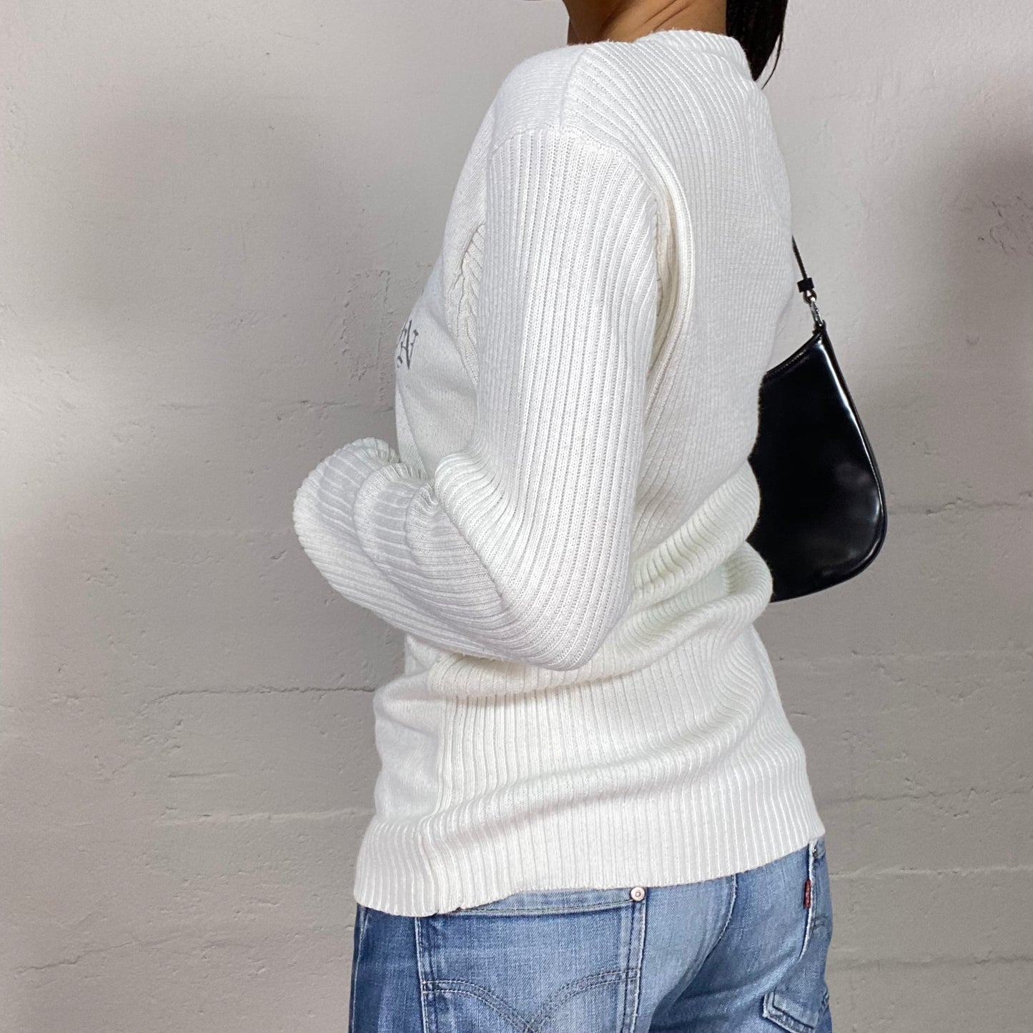 Vintage 2000's Techwear White Pullover with Grey Gothic Lettering Print (M)