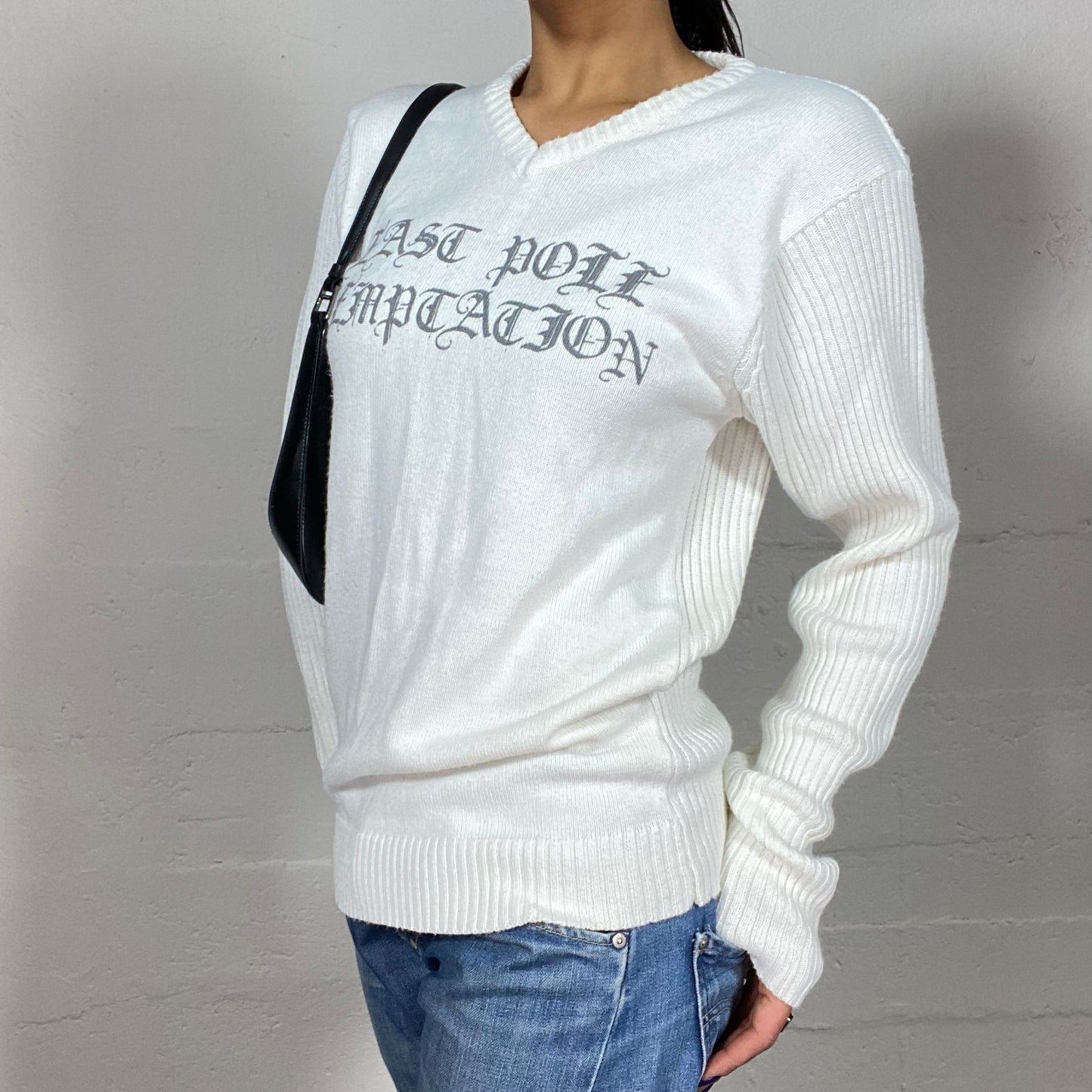 Vintage 2000's Techwear White Pullover with Grey Gothic Lettering Print (M)
