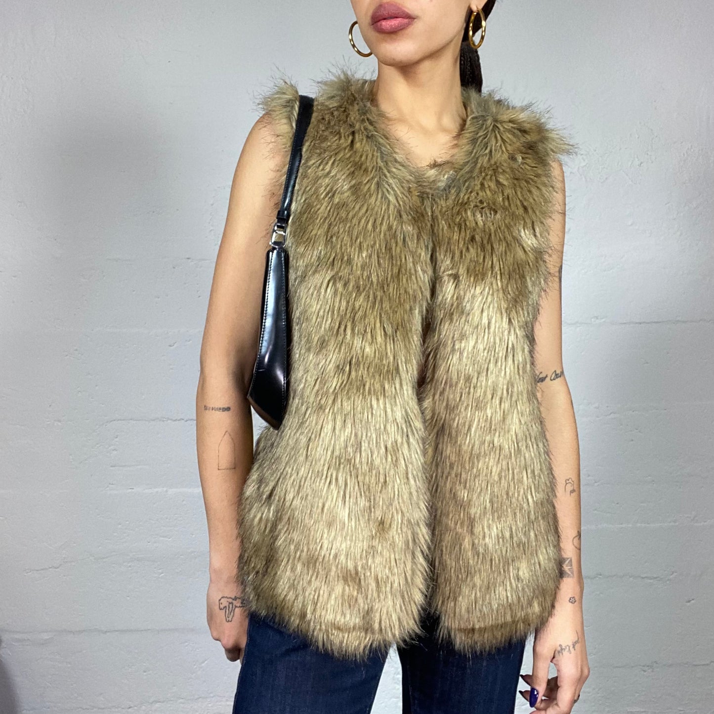 Vintage 2000's Model Off Duty Brown Fluffy Vest (M)