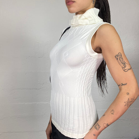 Vintage 90's Model Off Duty White Highneck Top with Bulky Knitted Decoration (S)