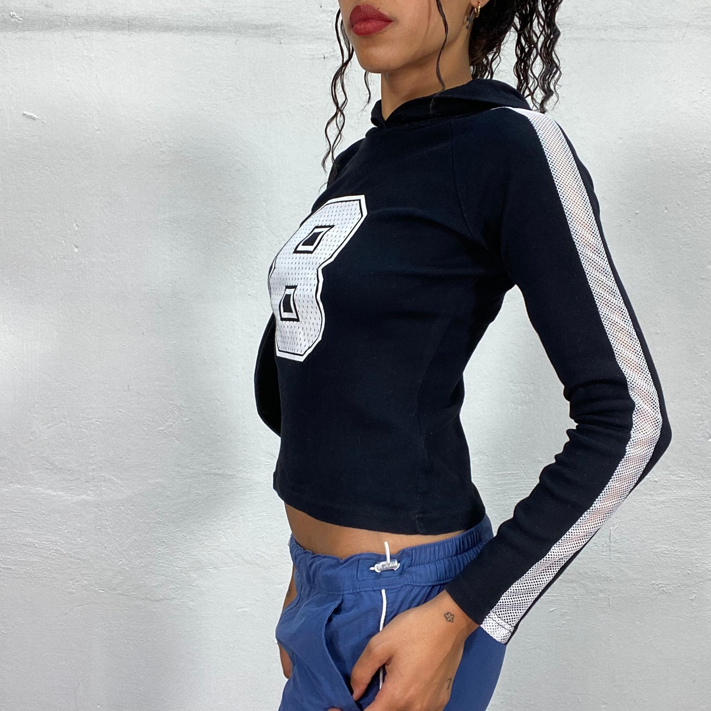 Vintage 90's Sporty Black Pullover with White "8" Print (S/M)