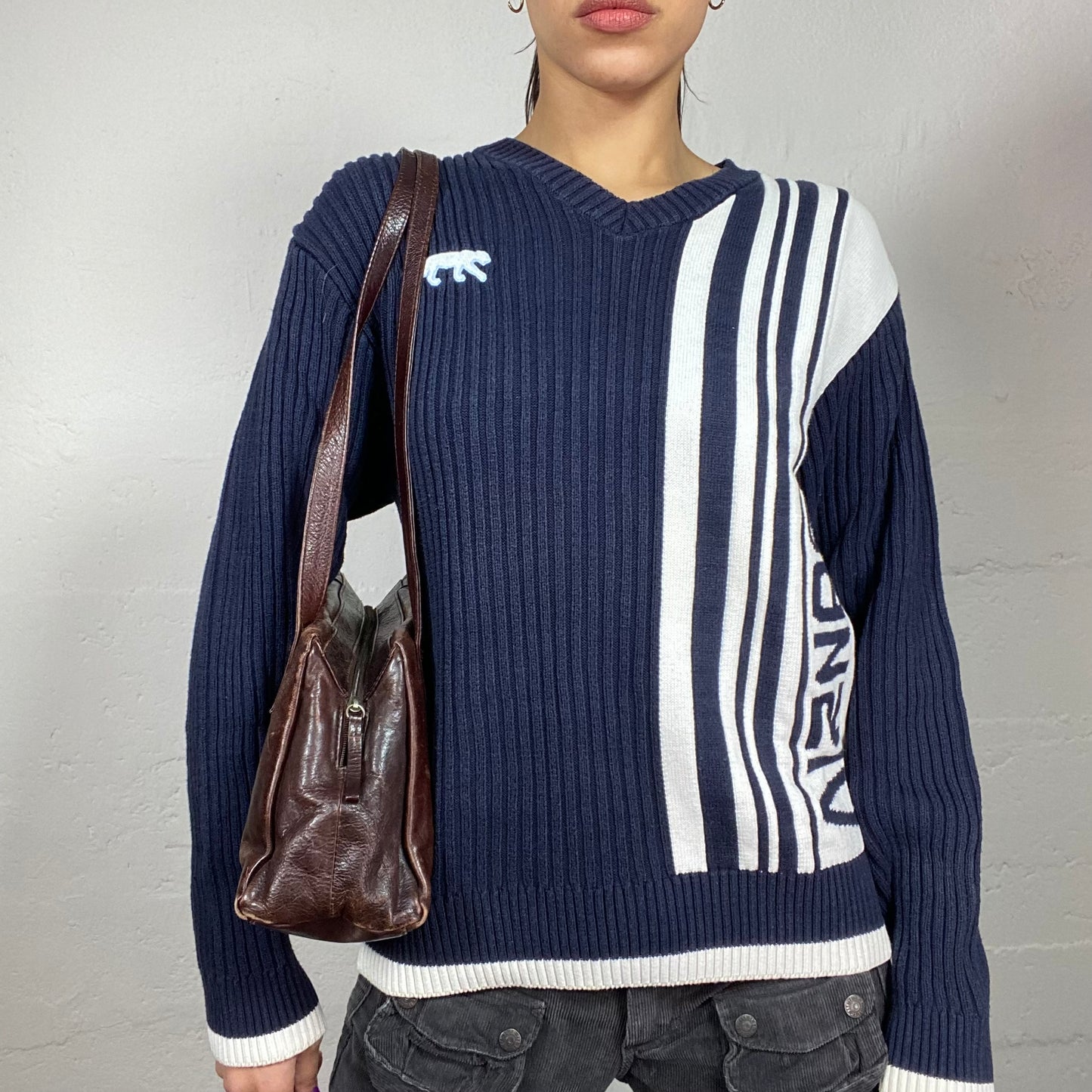 Vintage 90's Airness Joey Navy Knitted Oversize Pullover with White Side Brand Print Detail (L)