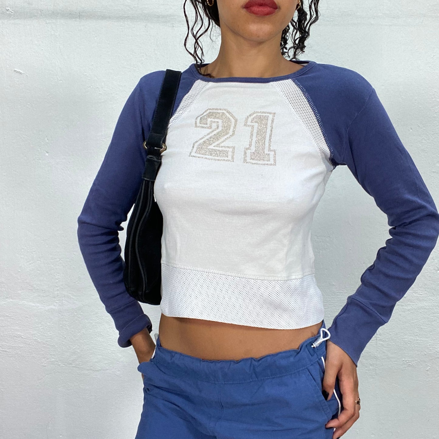 Vintage 90's Sporty Blue and White Longsleeve Top with "21" Glitter Print (M)