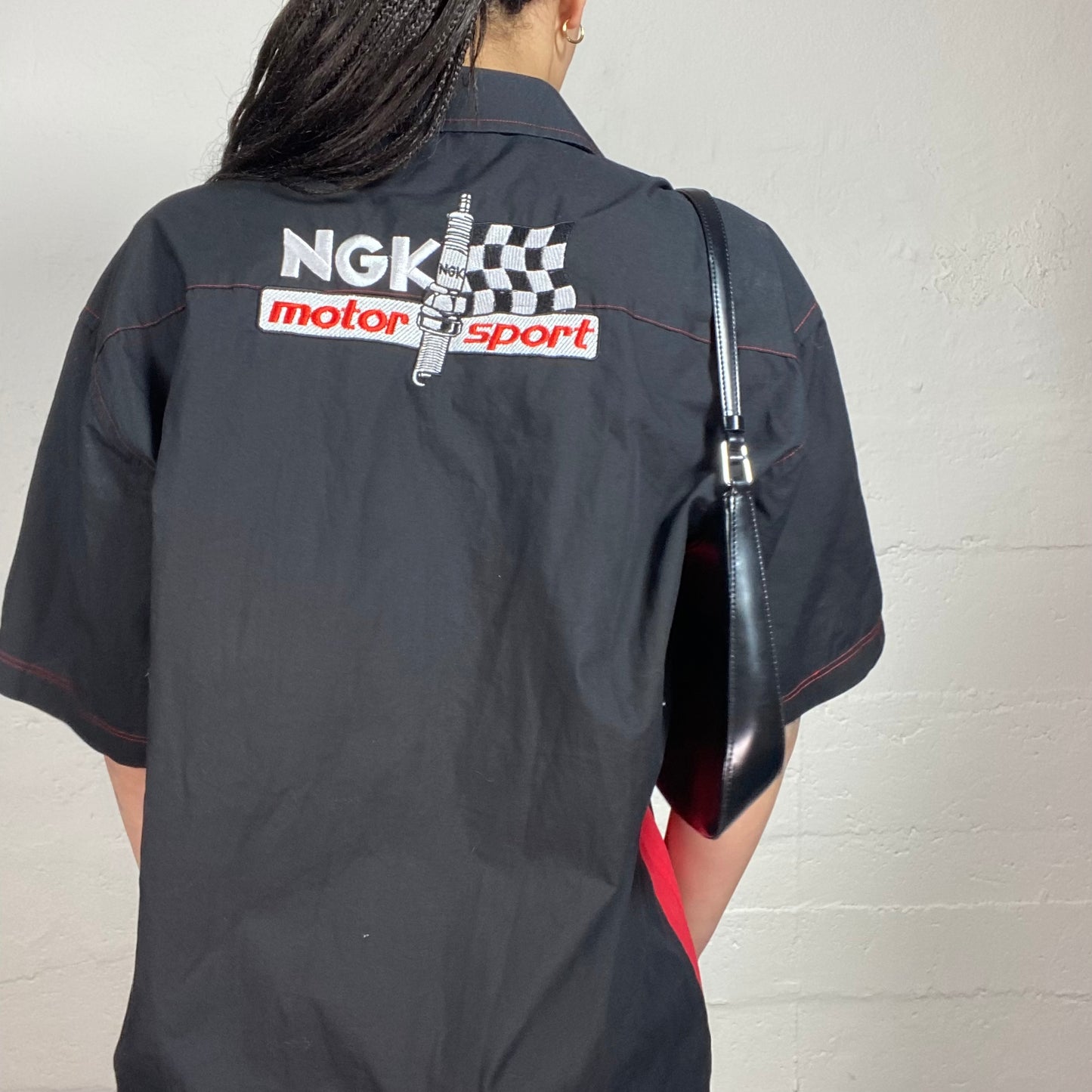Vintage 2000's Sporty Black Bowling Button Up Shirt with Red „Motor Sport“ Embroidery Print (M)