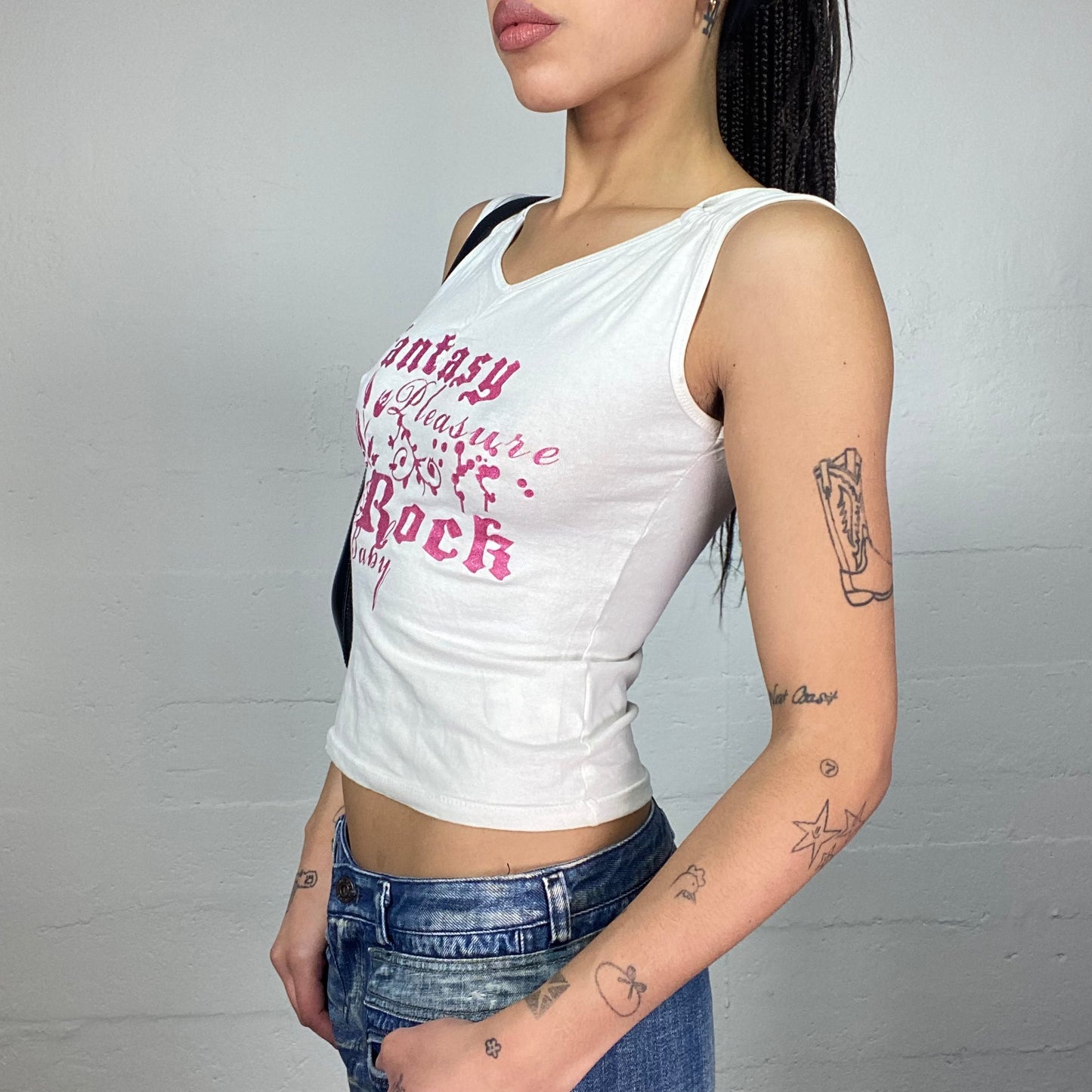 Vintage 2000's Cheetah Girl White Top with Fuchsia "Fantasy Rock Baby" Print Detail (S/M)