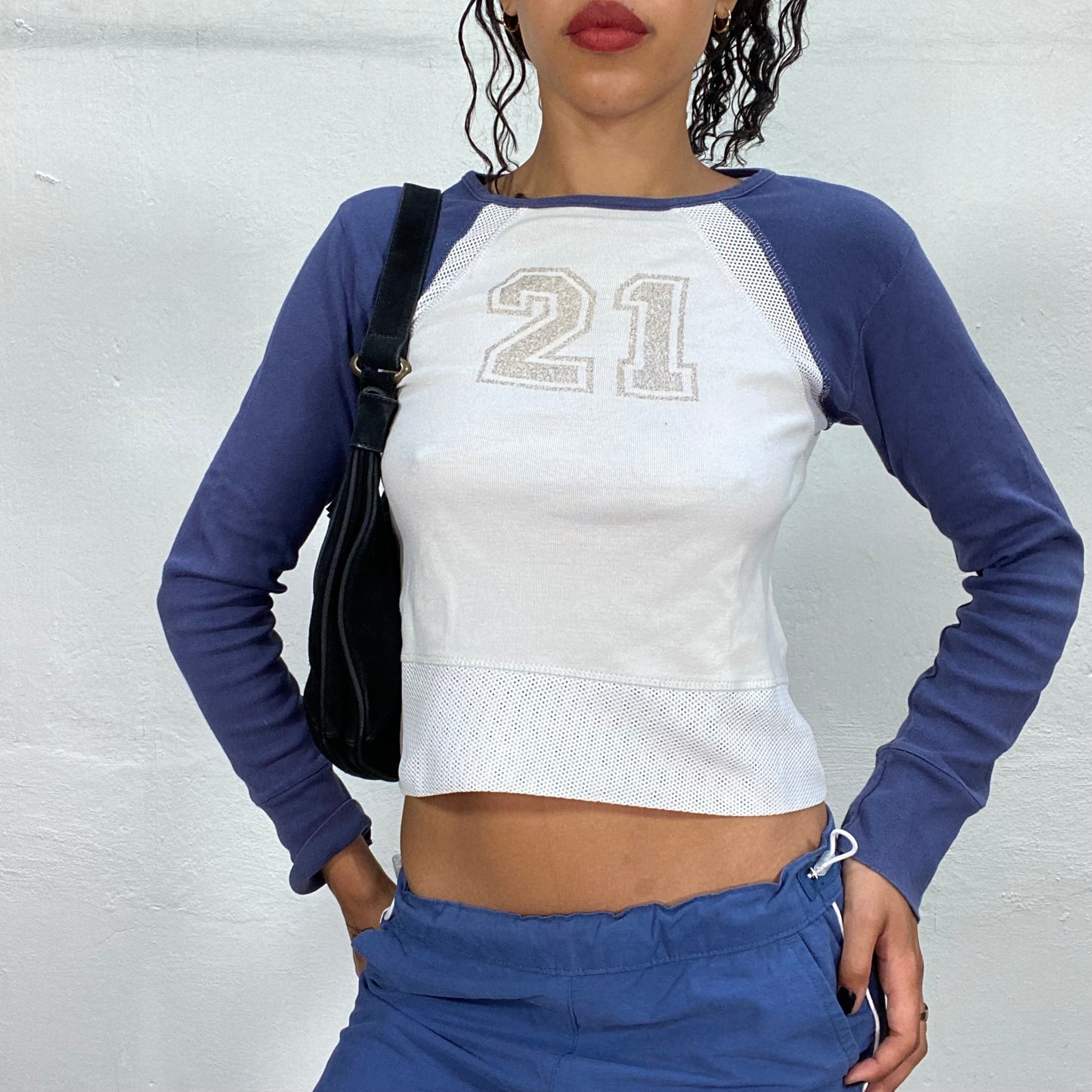 Vintage 90's Sporty Blue and White Longsleeve Top with "21" Glitter Print (M)