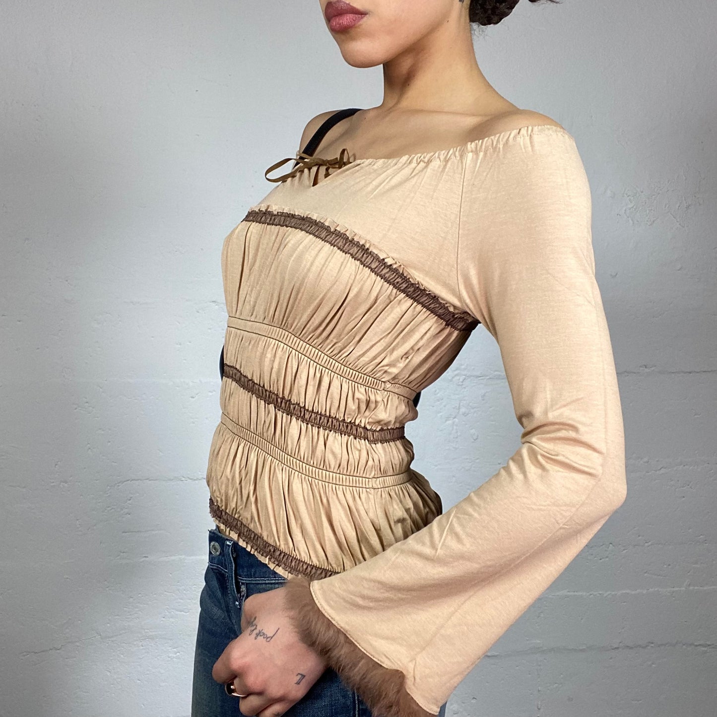 Vintage 2000's Fairy Beige Longsleeve Blouse Top with Brown Fur Trim Detail (S)