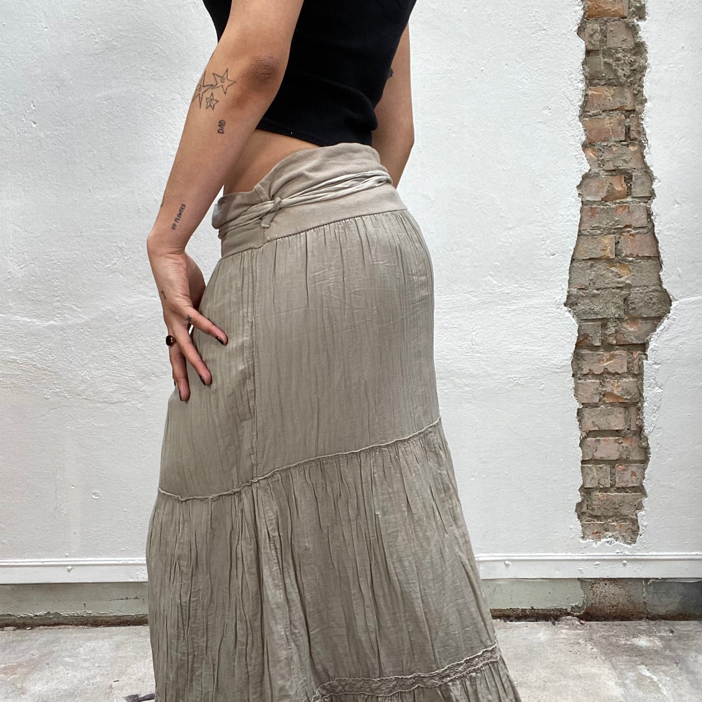 Vintage 2000's Indie Khaki Maxi Skirt with Jersey Waist Band (M)