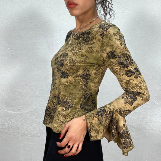 Vintage 90's Whimsigoth Green Longsleeve with Flared Sleeves and Floral Print (S)